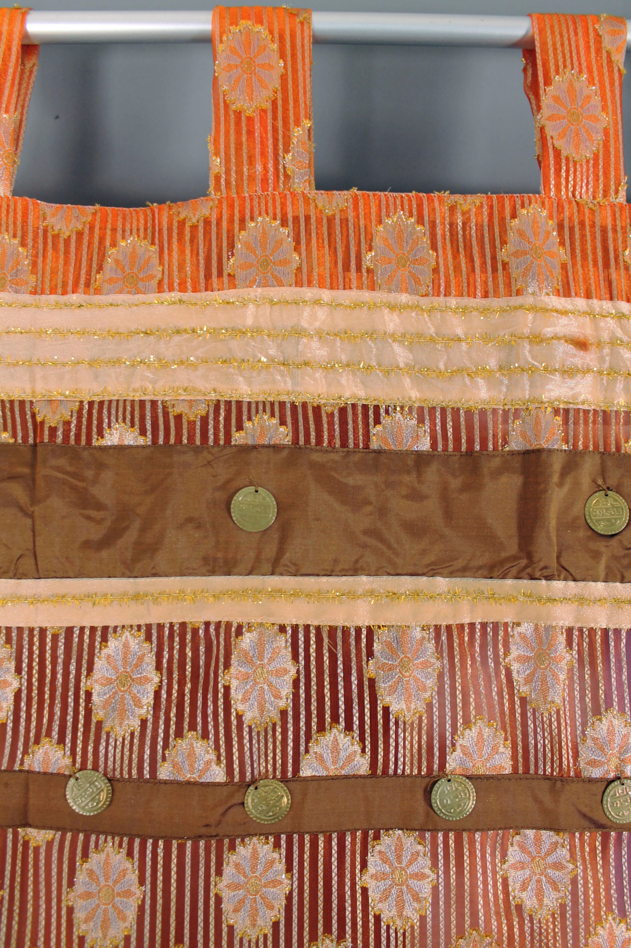 HOSSNER - ART OF HOME DECO Gardine »Arnisee«, (1 St.), Schlaufenschal mit Dekokante