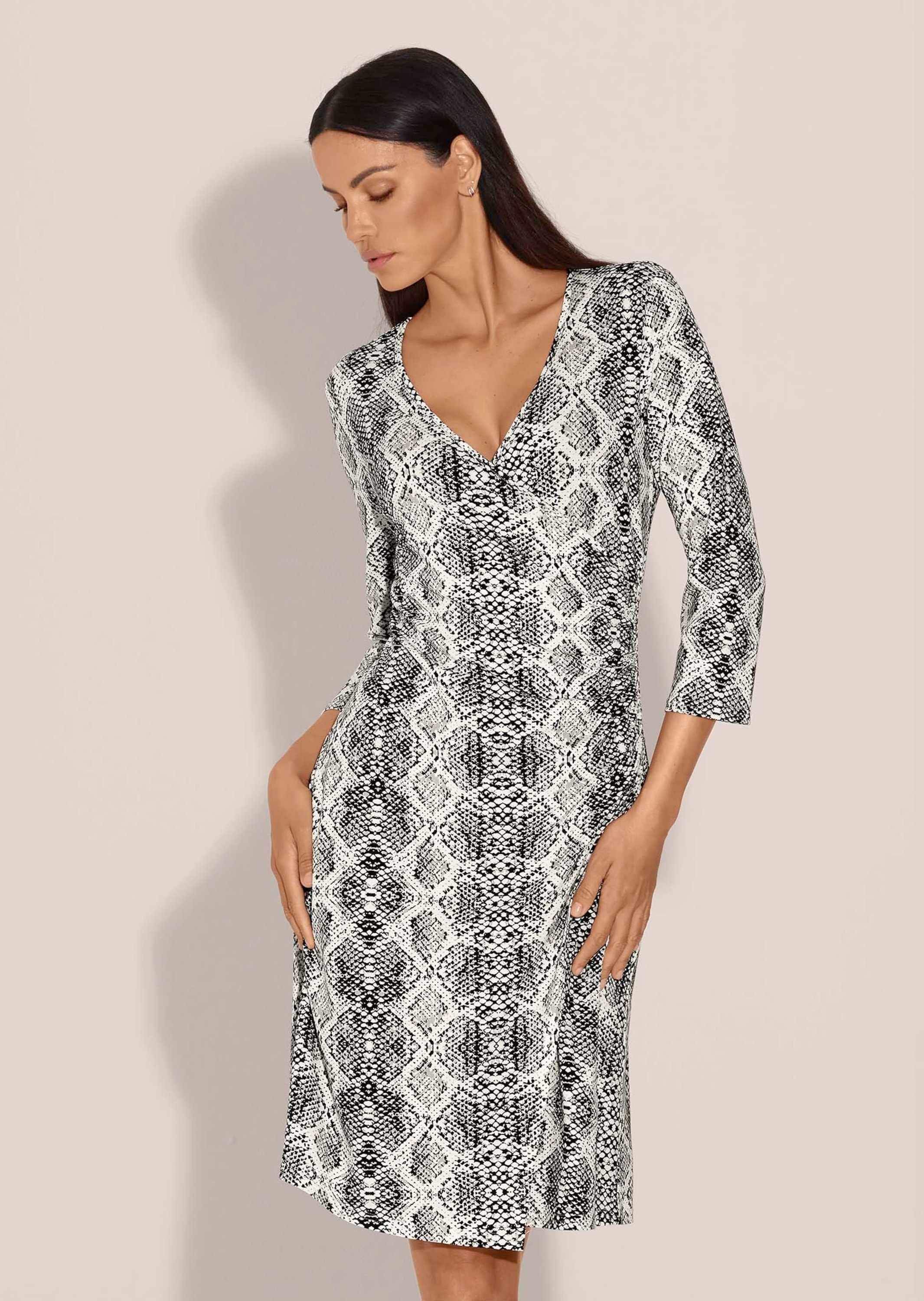 MADELEINE Jerseykleid »Kleid Jersey-Kleid mit Unikat-Print«