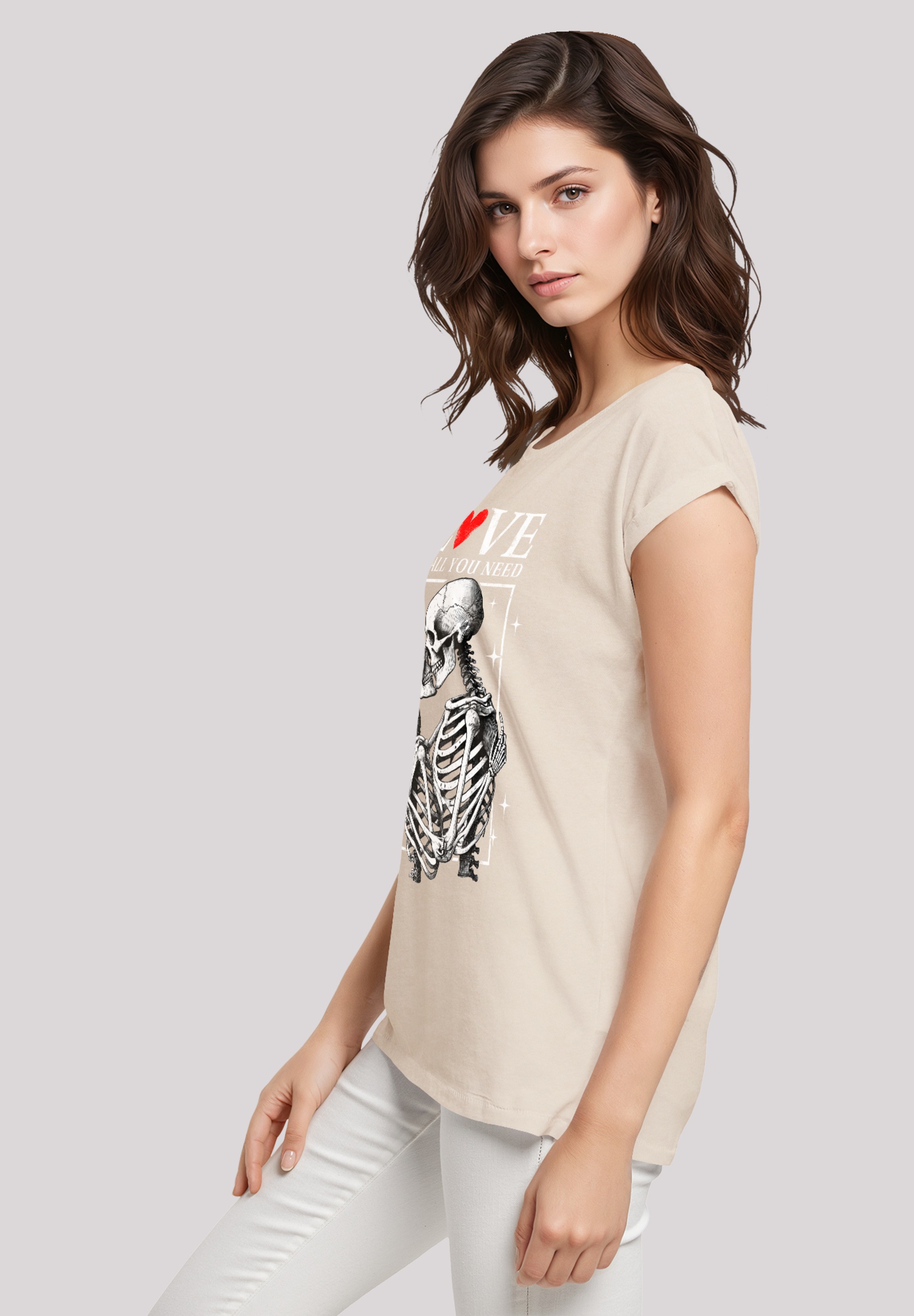 F4NT4STIC T-Shirt »Love is all you need«, Premium Qualität