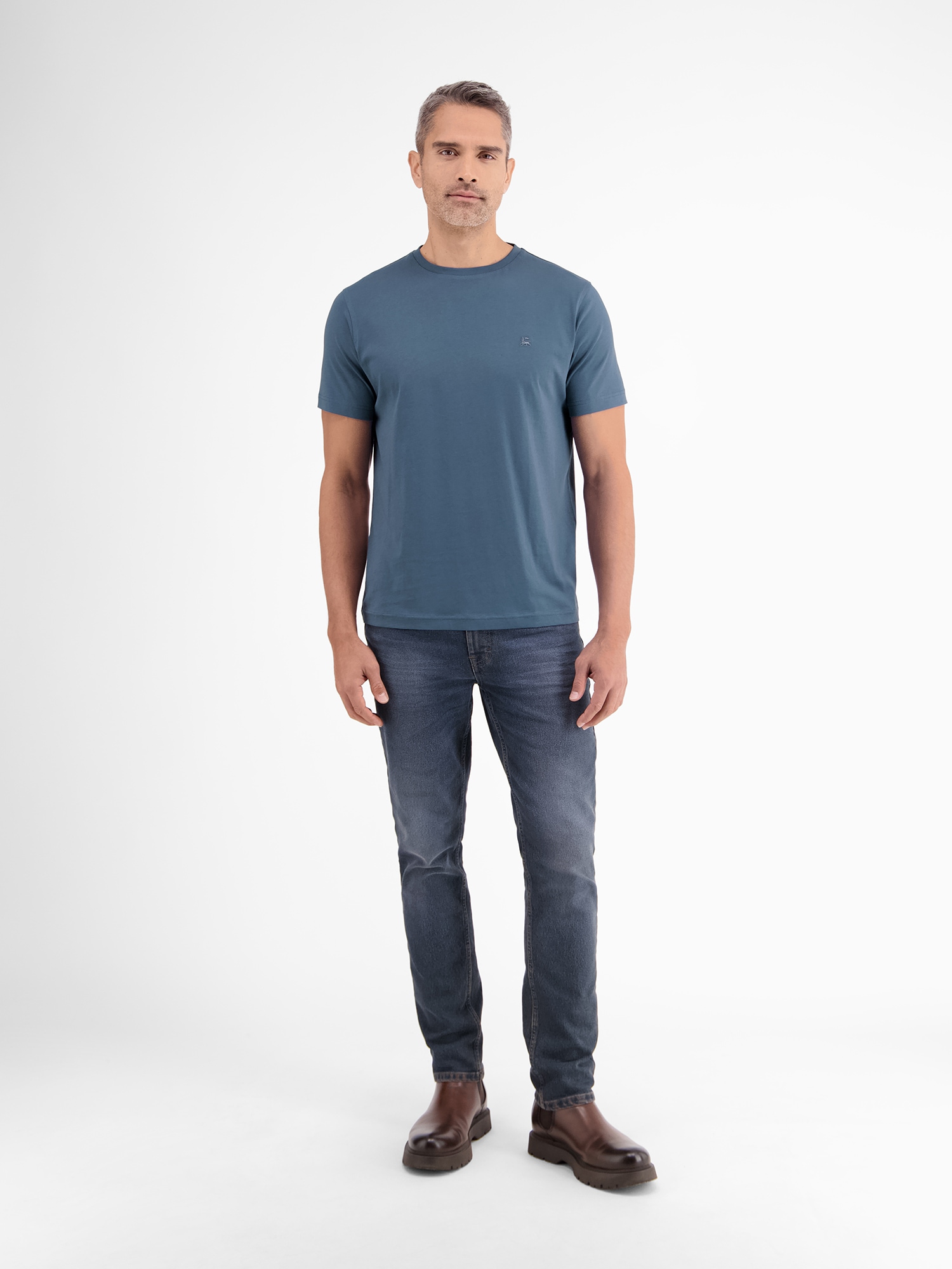 LERROS T-Shirt »LERROS Basic T-Shirt mit Logostitch, unifarben«