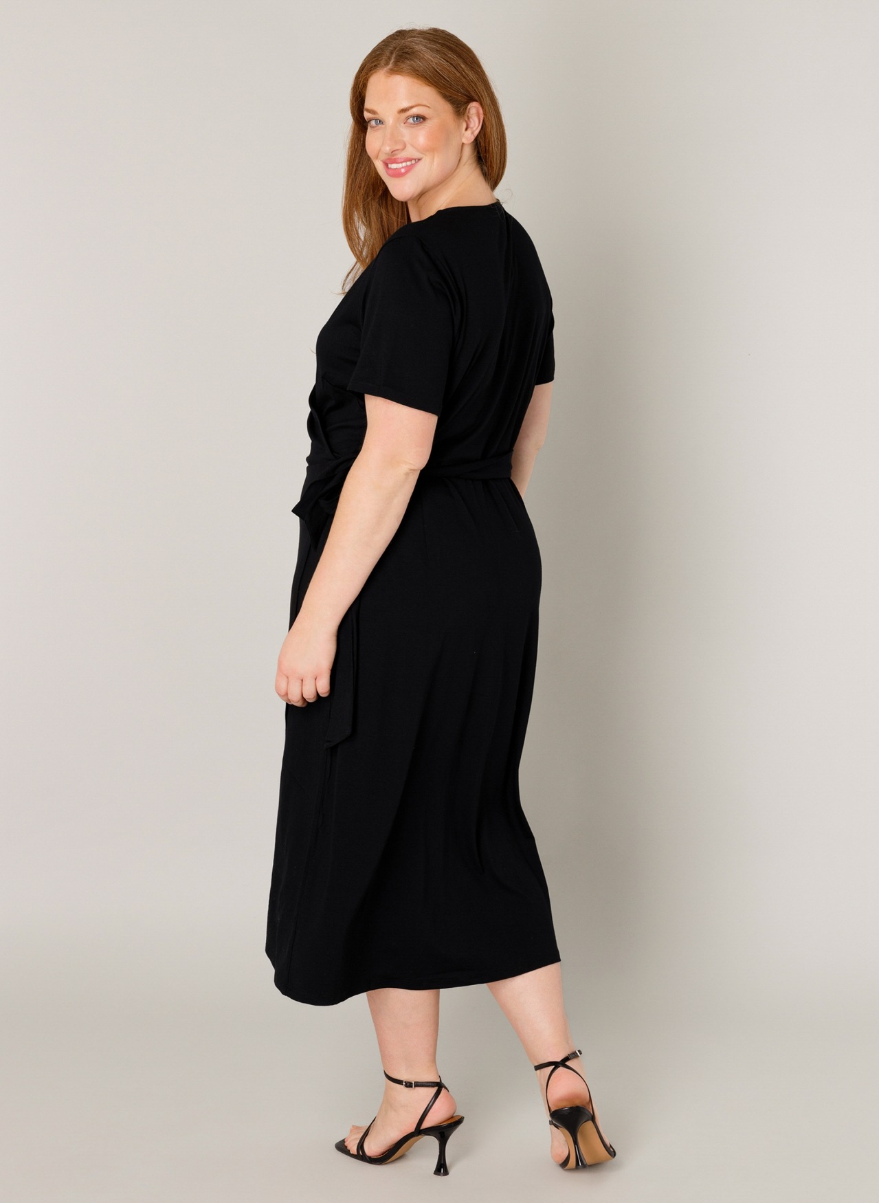 Base Level Curvy Wickelkleid "Abbie", Weich fließende Viskose-Mischqualität günstig online kaufen