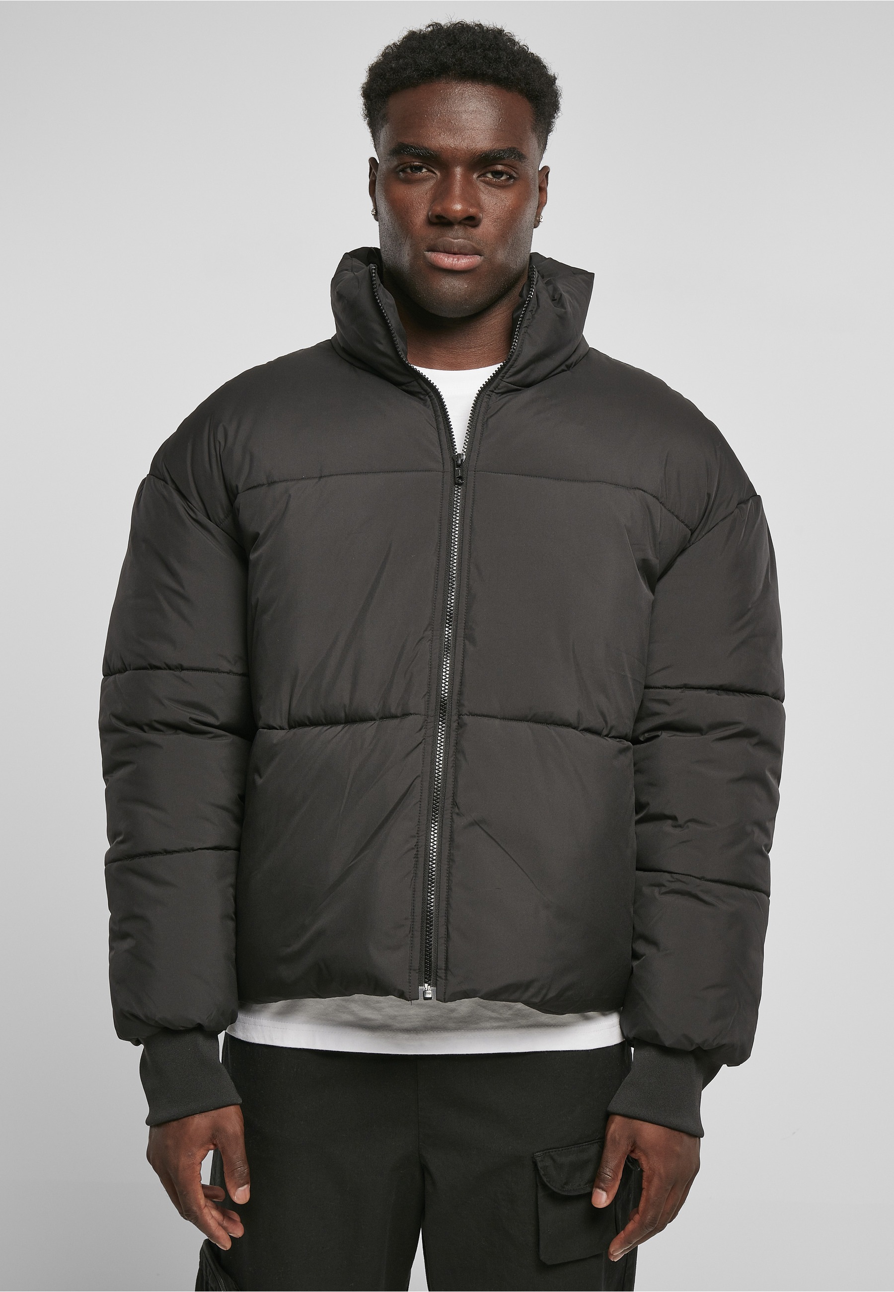 URBAN CLASSICS Winterjacke »Urban Classics Herren Short Big Puffer Jacket« 1 Stk. tlg. ohne Kapuze