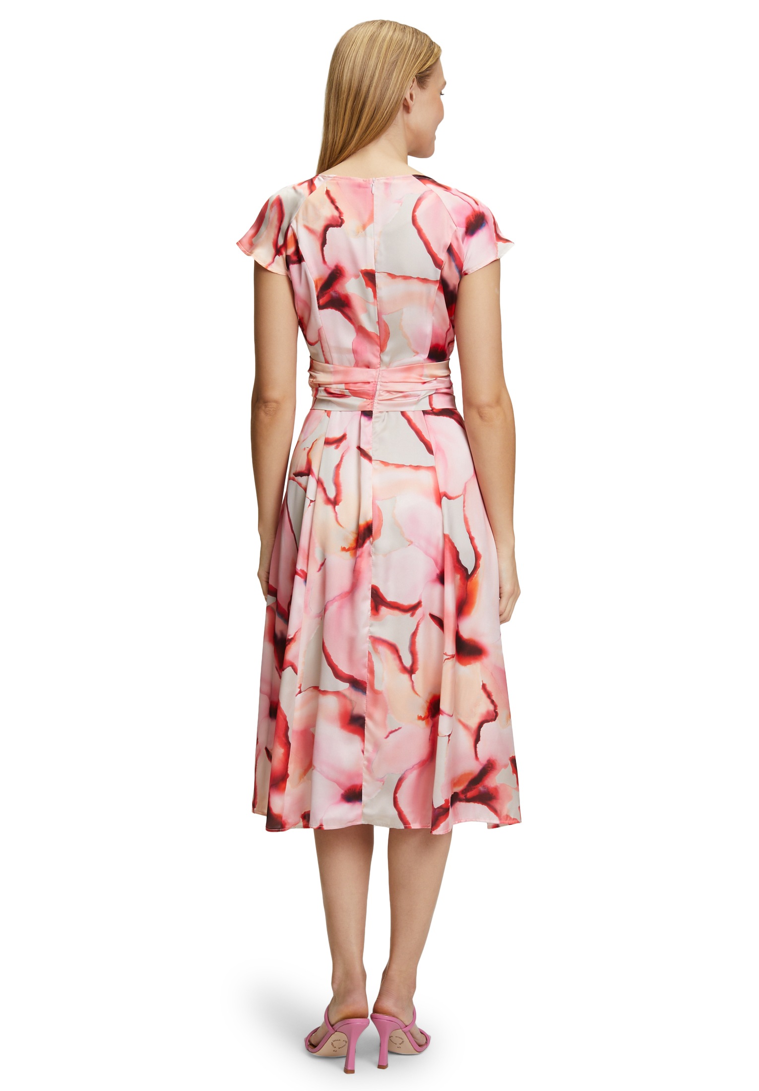 Betty Barclay Sommerkleid »Betty Barclay Sommerkleid mit Raffung«, Form