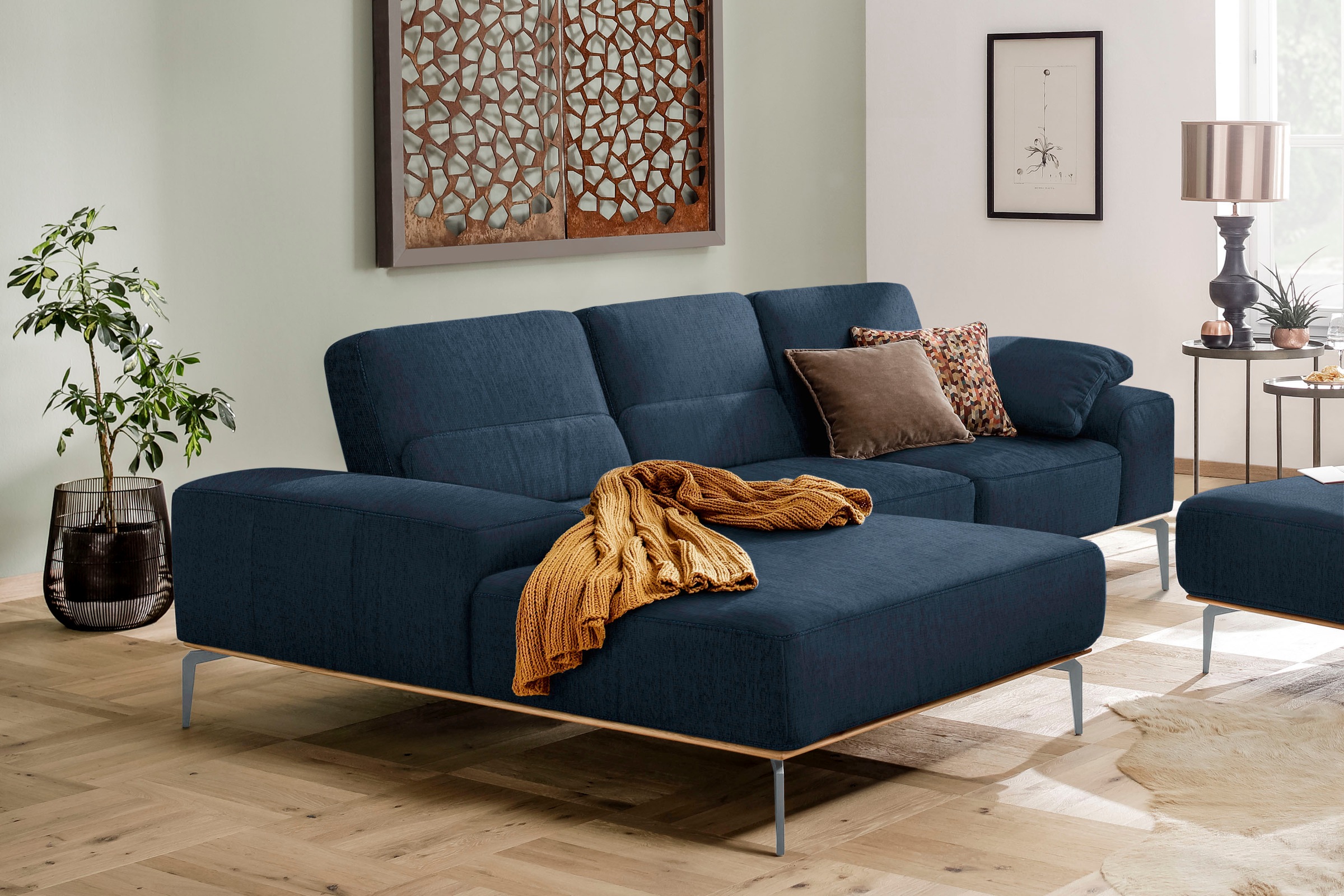 Ecksofa »run«, mit elegantem Holzsockel, Füße in Silber matt, Breite 279 cm