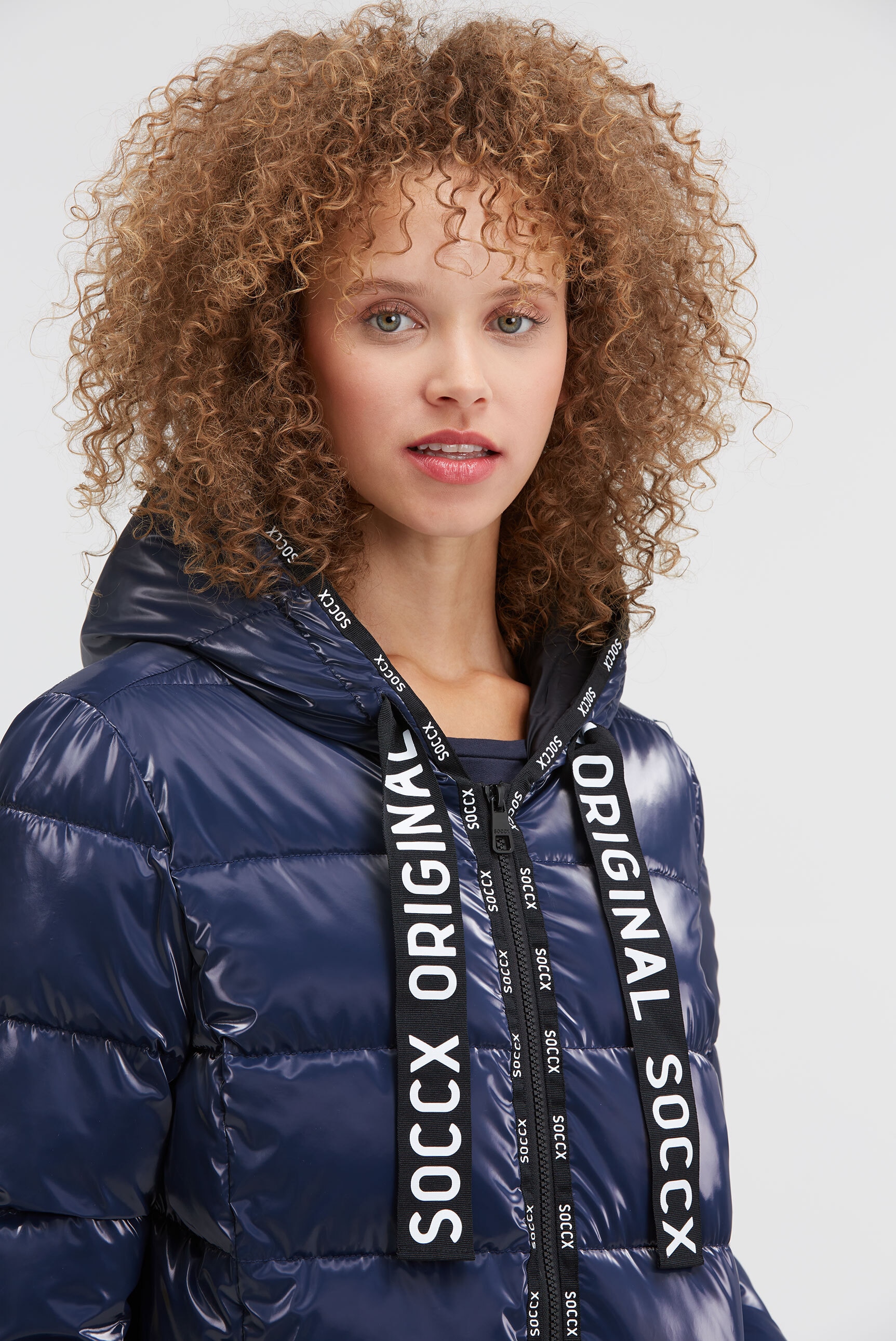 SOCCX Winterjacke, mit Kapuze, mit elastischem Saumabschluss