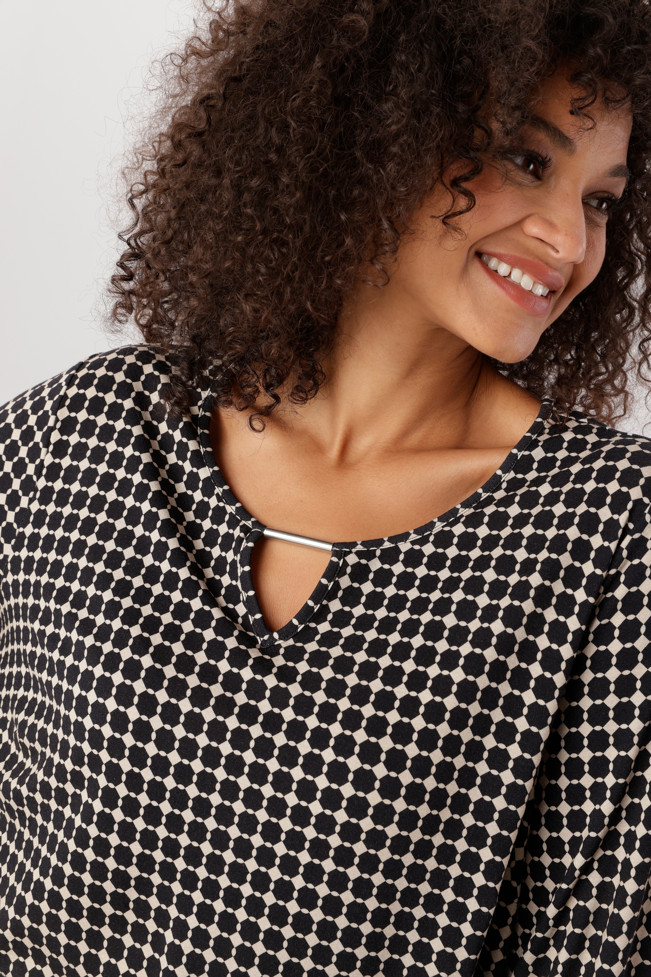 Aniston PLUS Langarmshirt aus weich fließender Qualität - NEUE KOLLEKTION