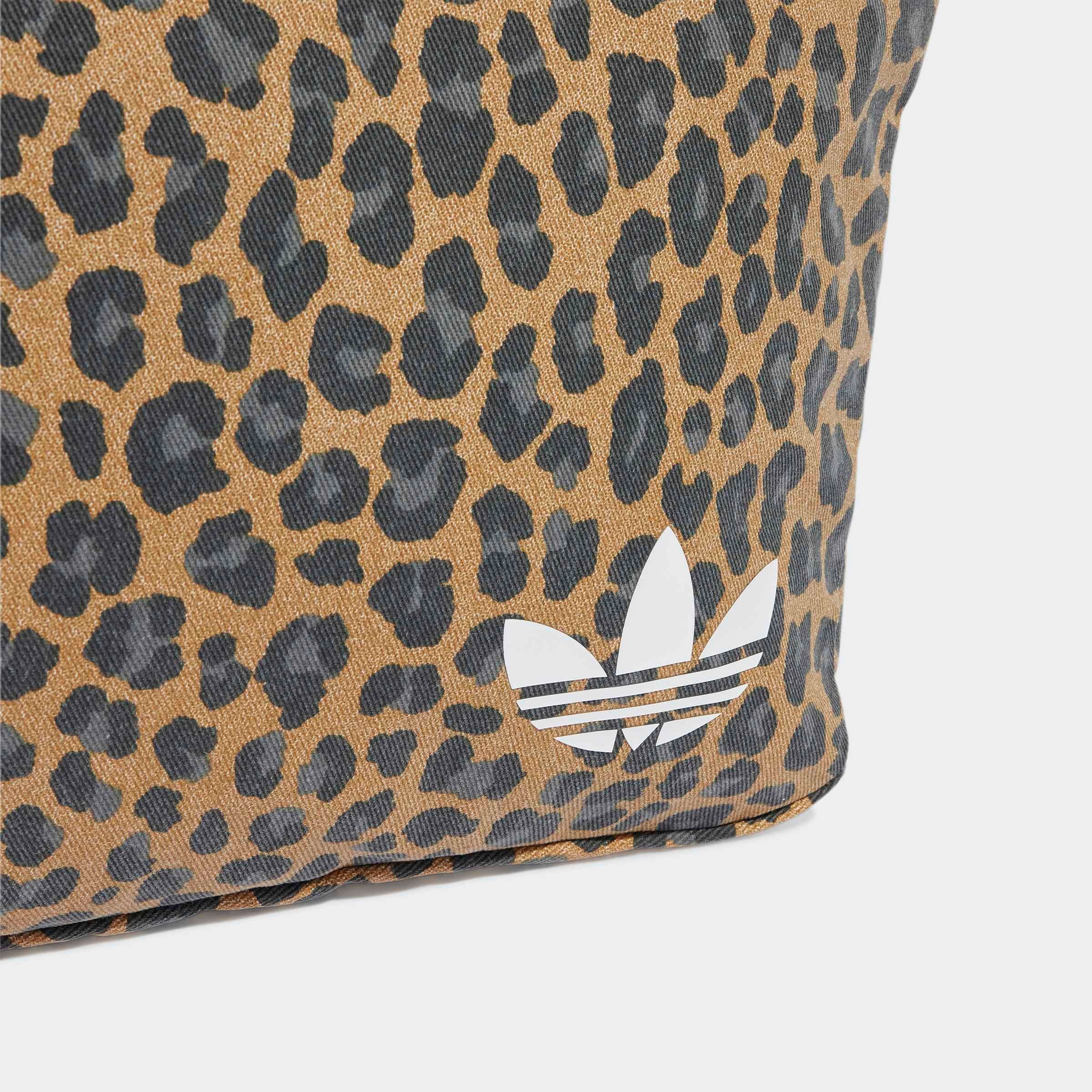adidas Originals Sporttasche »LEO L BAG«, Leoprint Shopper, Reißverschluss