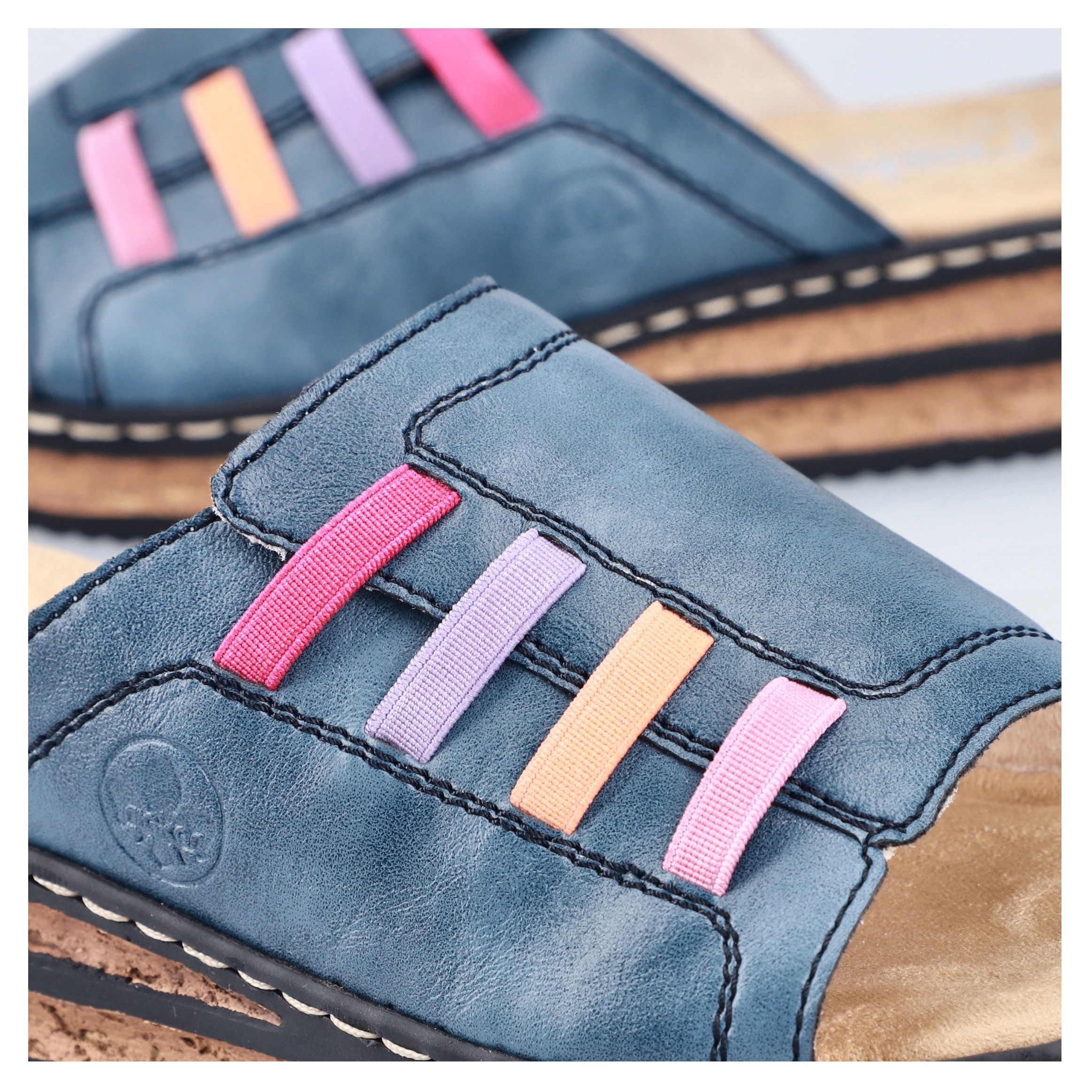 Rieker Keilpantolette, Sommerschuh, Hausschuh, Pantolette mit bequemem Keilabsatz