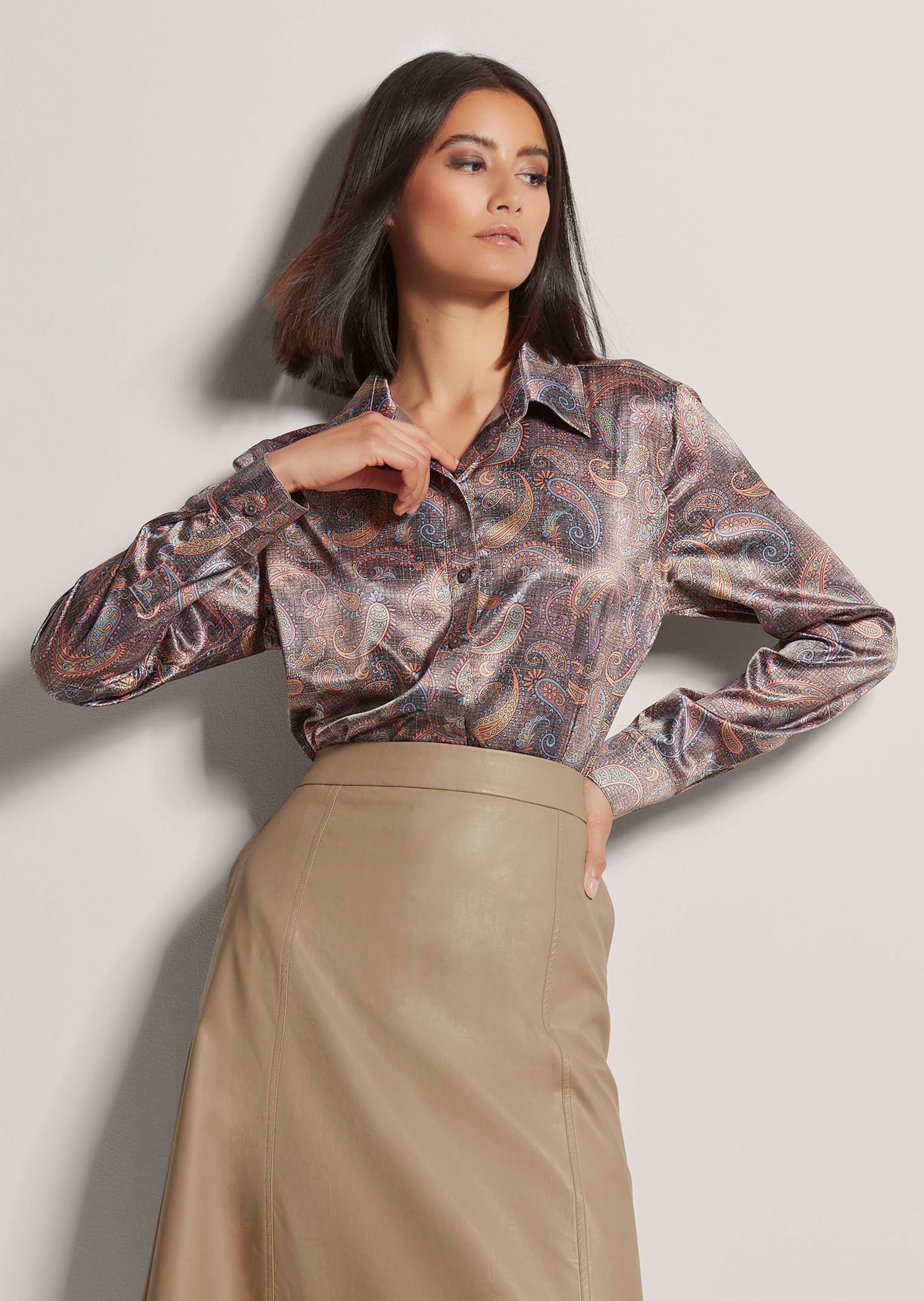 MADELEINE Langarmbluse »Bluse Satinbluse mit Knopfmanschetten«