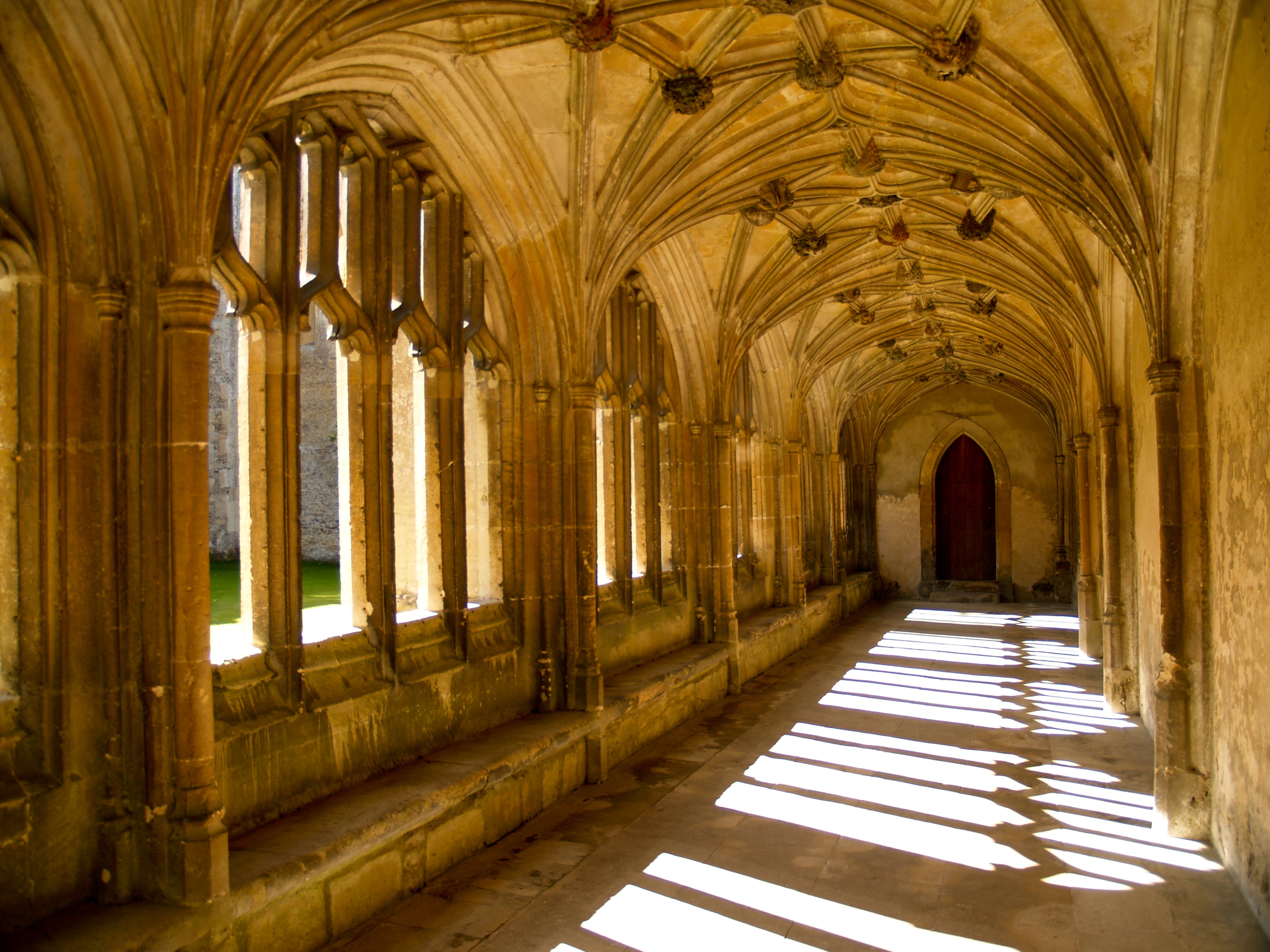 Papermoon Fototapete "Sunlit Abbey" glatt
