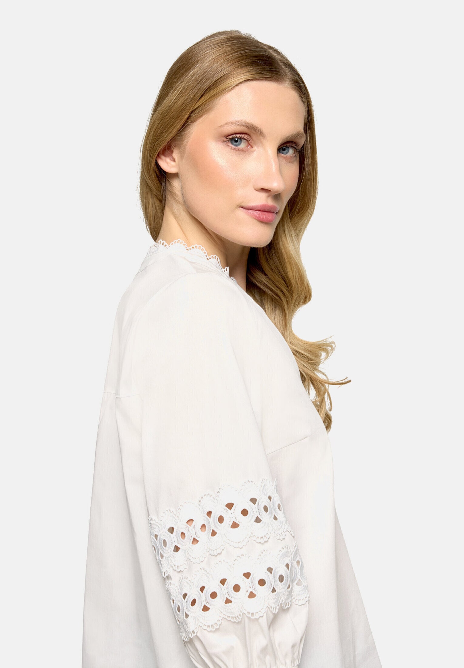 Betty&Co Schlupfbluse »Damen mit Spitzeneinsatz«