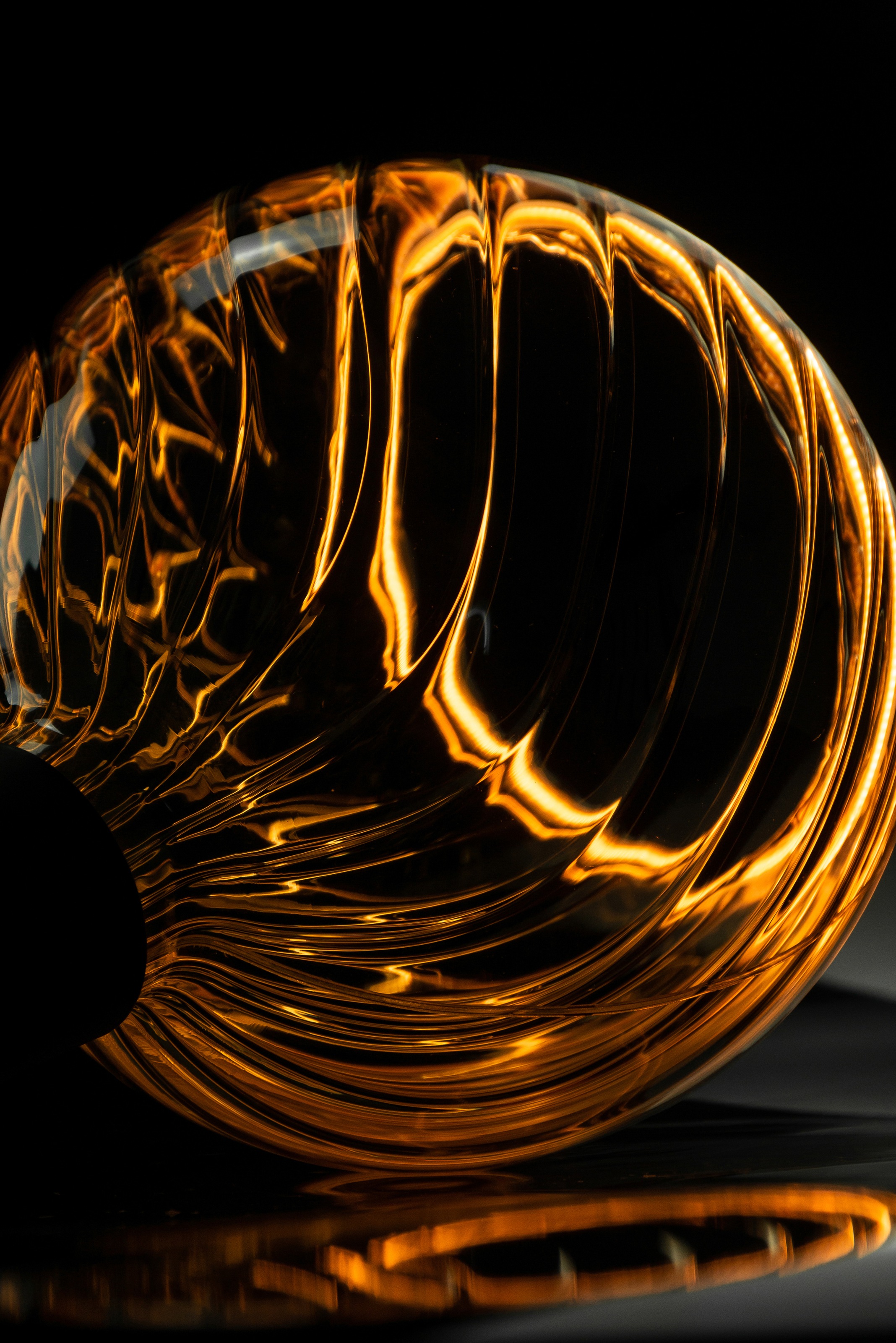 SEGULA LED-Leuchtmittel »LED Floating Globe 150 twisted smokey grau«, E27, Warmweiß, dimmbar, E27, Floating Globe 150 twisted smokey grau