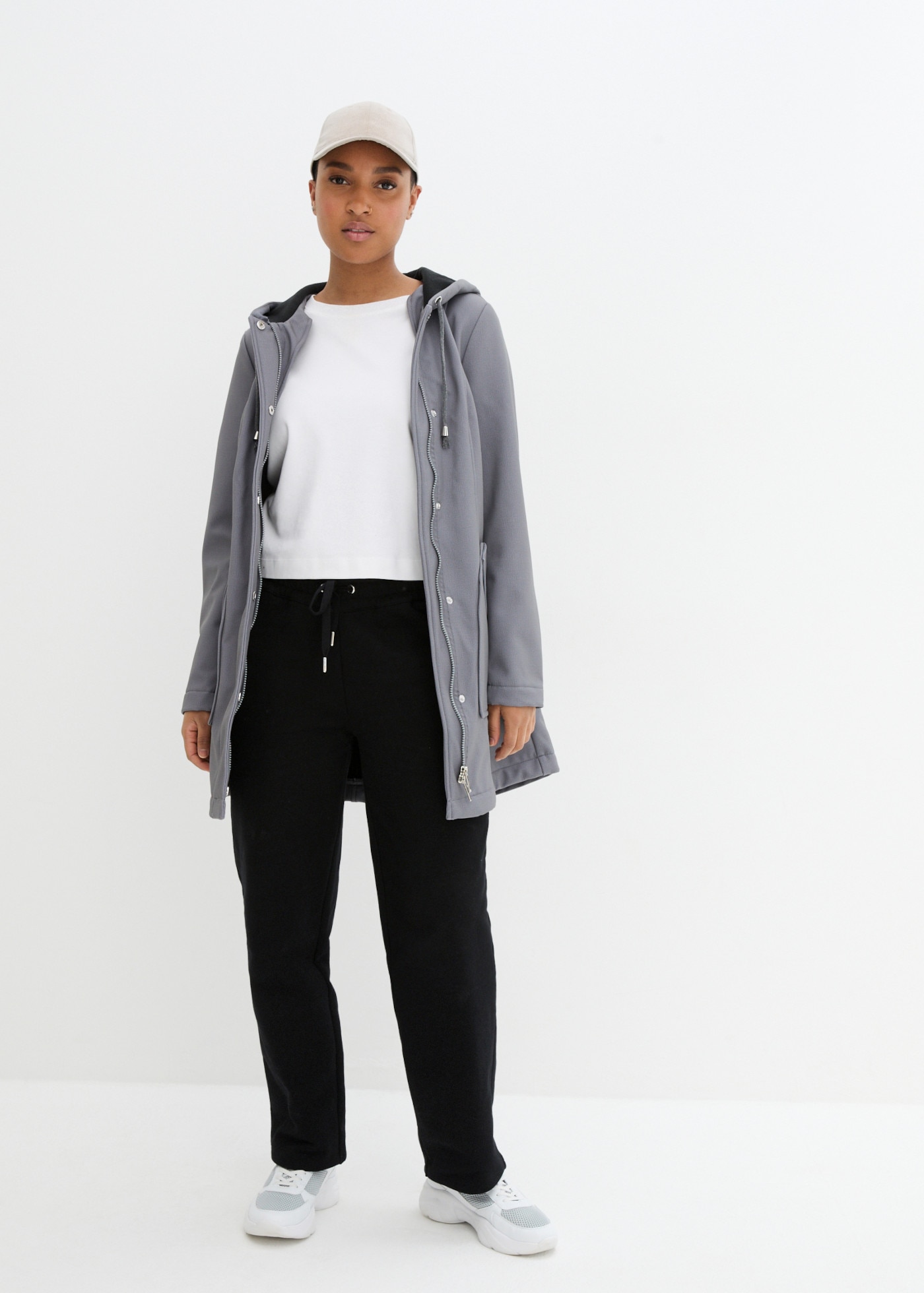 bonprix Softshelljacke sportlicher Stil, gerade Passform, mit Zwei-Wege-Reißverschluss