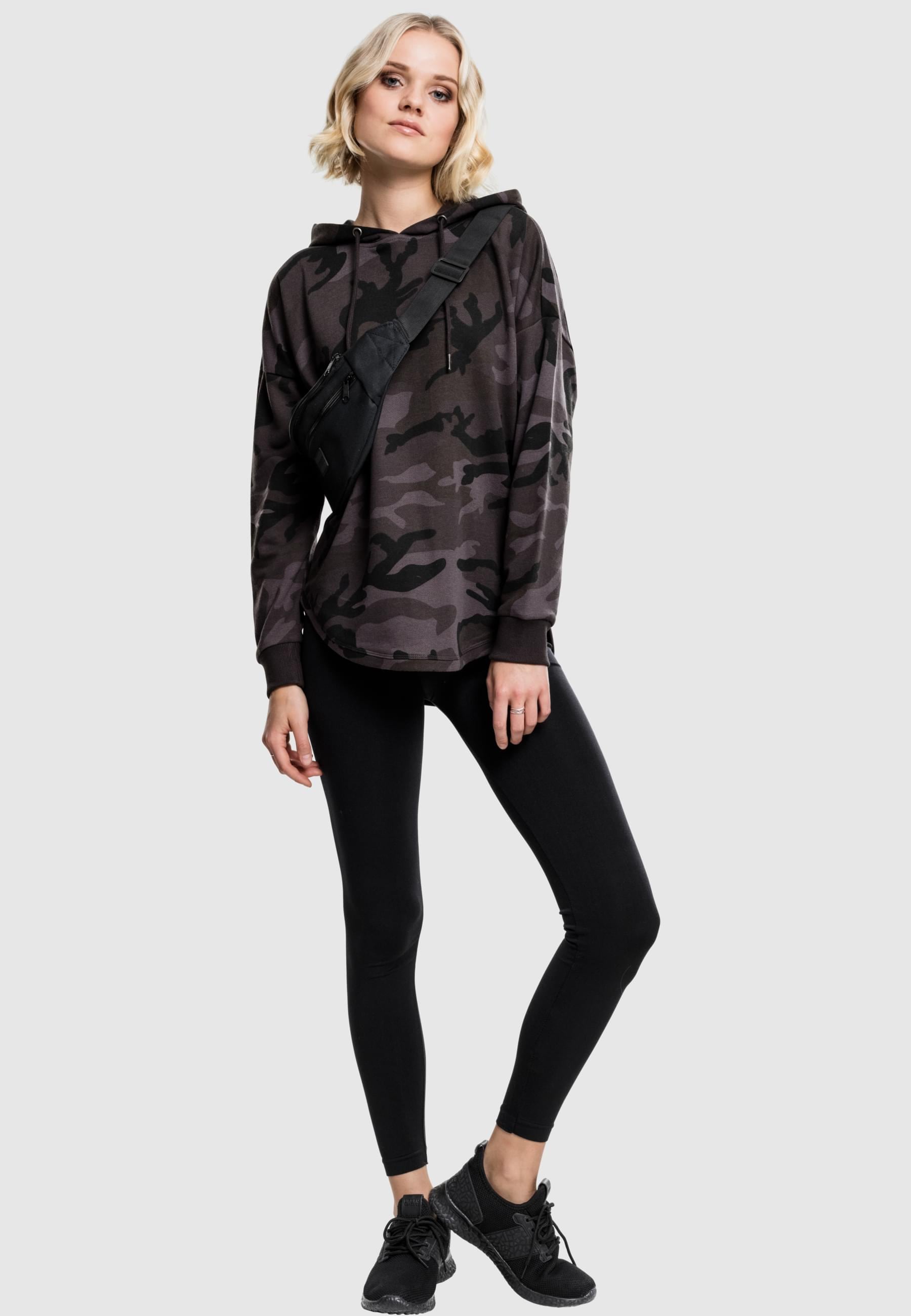 URBAN CLASSICS Rundhalspullover »Urban Classics Damen Ladies Oversized Camo Hoody«, (1 tlg.)