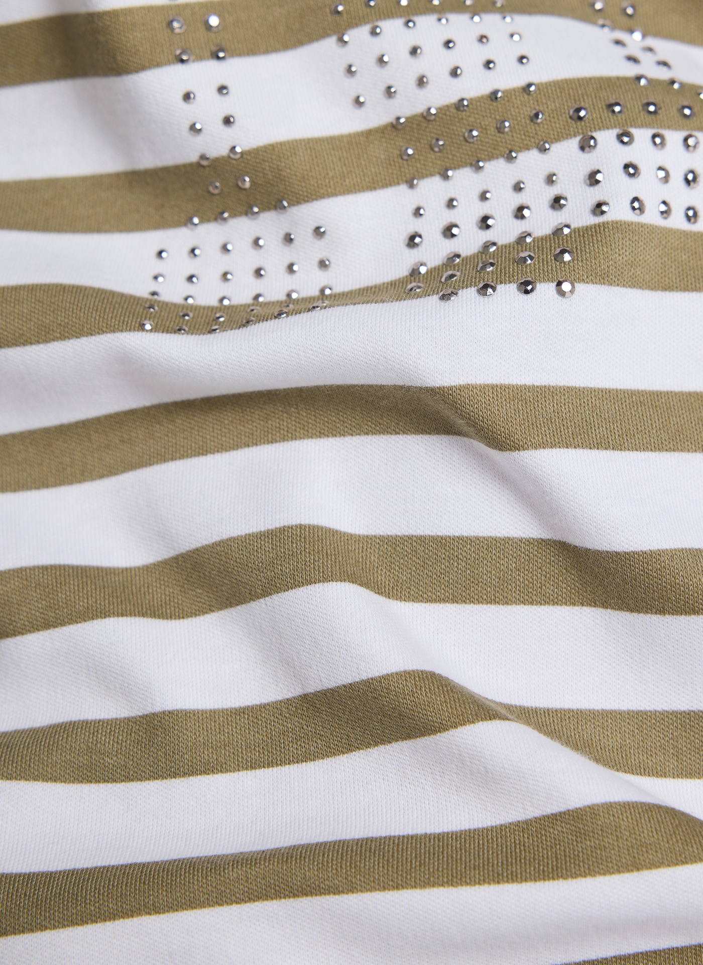 Rabe Rundhalsshirt mit Allover-Streifen und Glitzersteinen