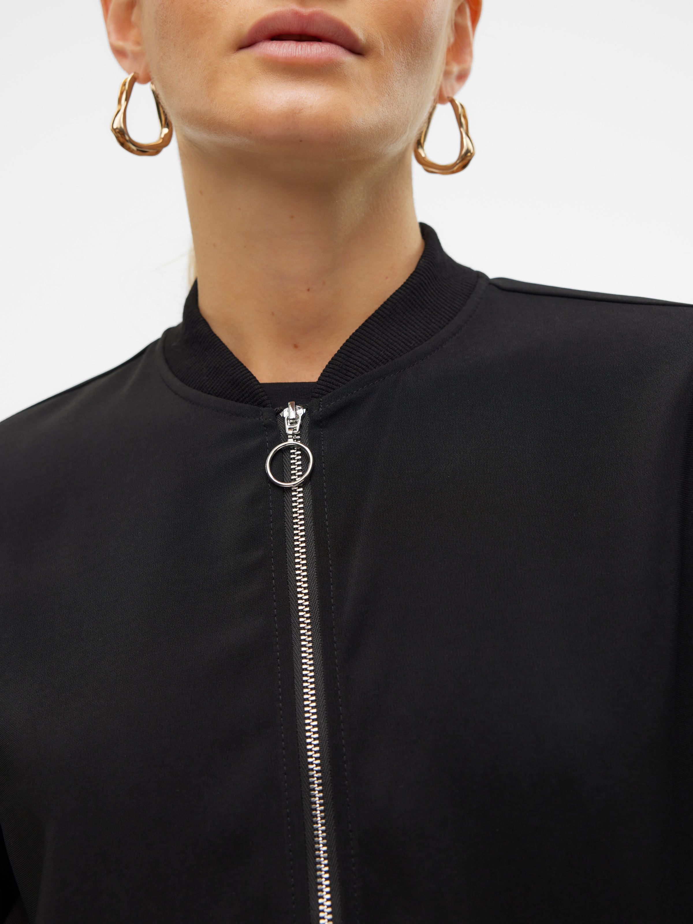 Vero Moda Bomberjacke »VMCONNY, leichte Jacke für den Übergang« seitliche Eingrifftaschen, Rippbündchen