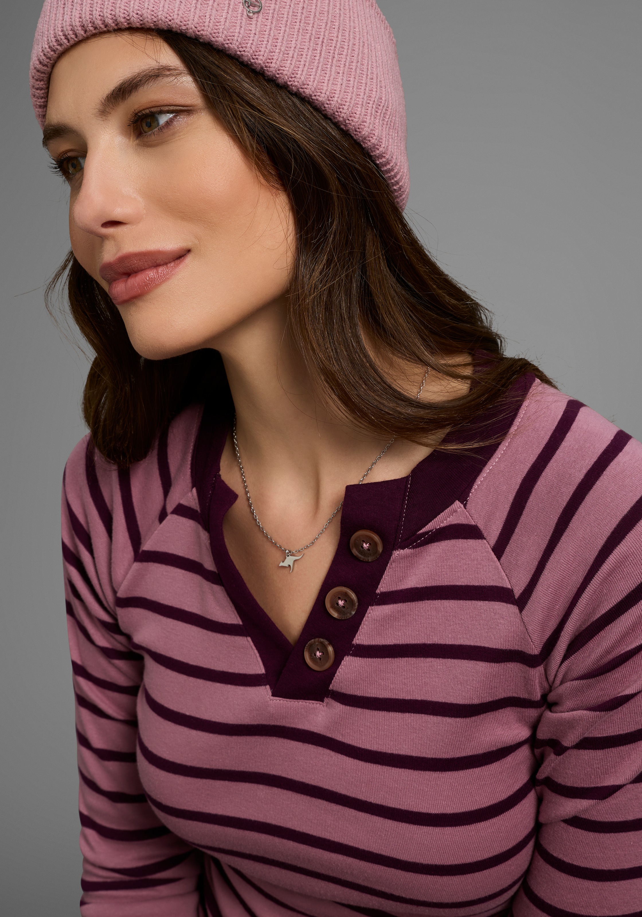 Thumbnail - KangaROOS Langarmshirt mit Henley-Ausschnitt und Zierknöpfen