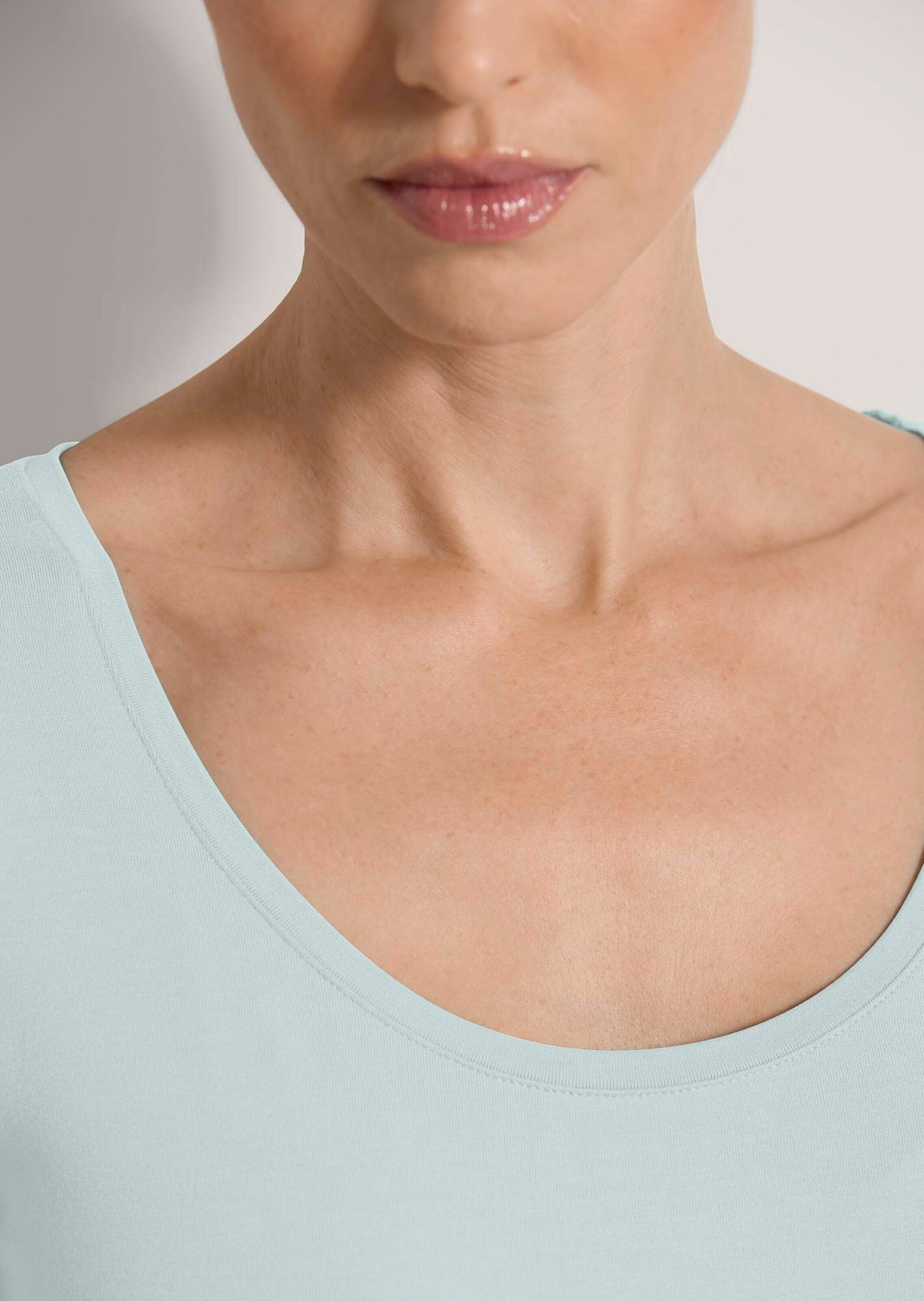 MADELEINE Kurzarmshirt »Shirt Sommerliches Basicshirt mit Rundhalsausschnitt«