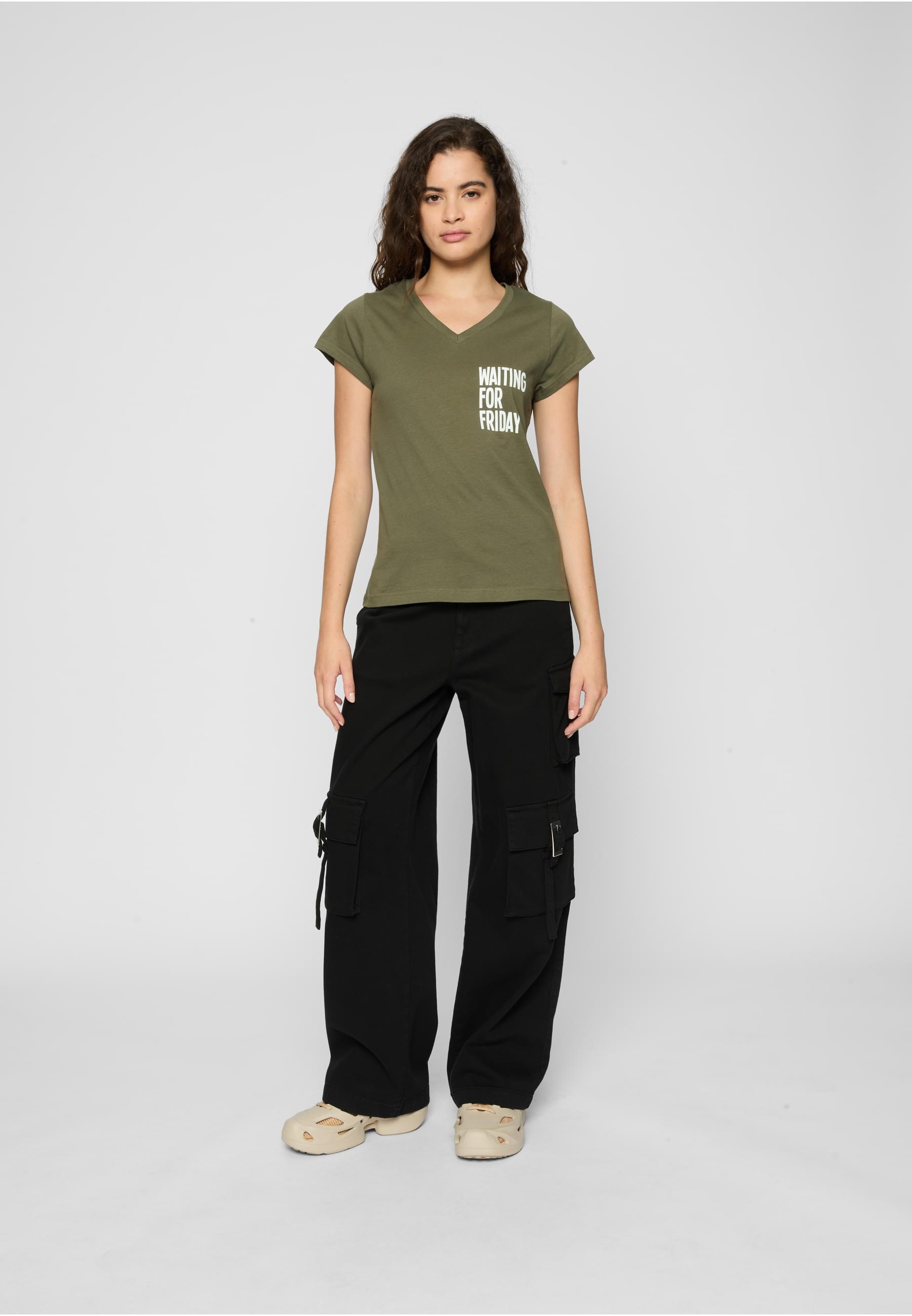 MisterTee T-Shirt »MisterTee Damen Ladies Waiting For Friday Box Tee«, (1 tlg.)