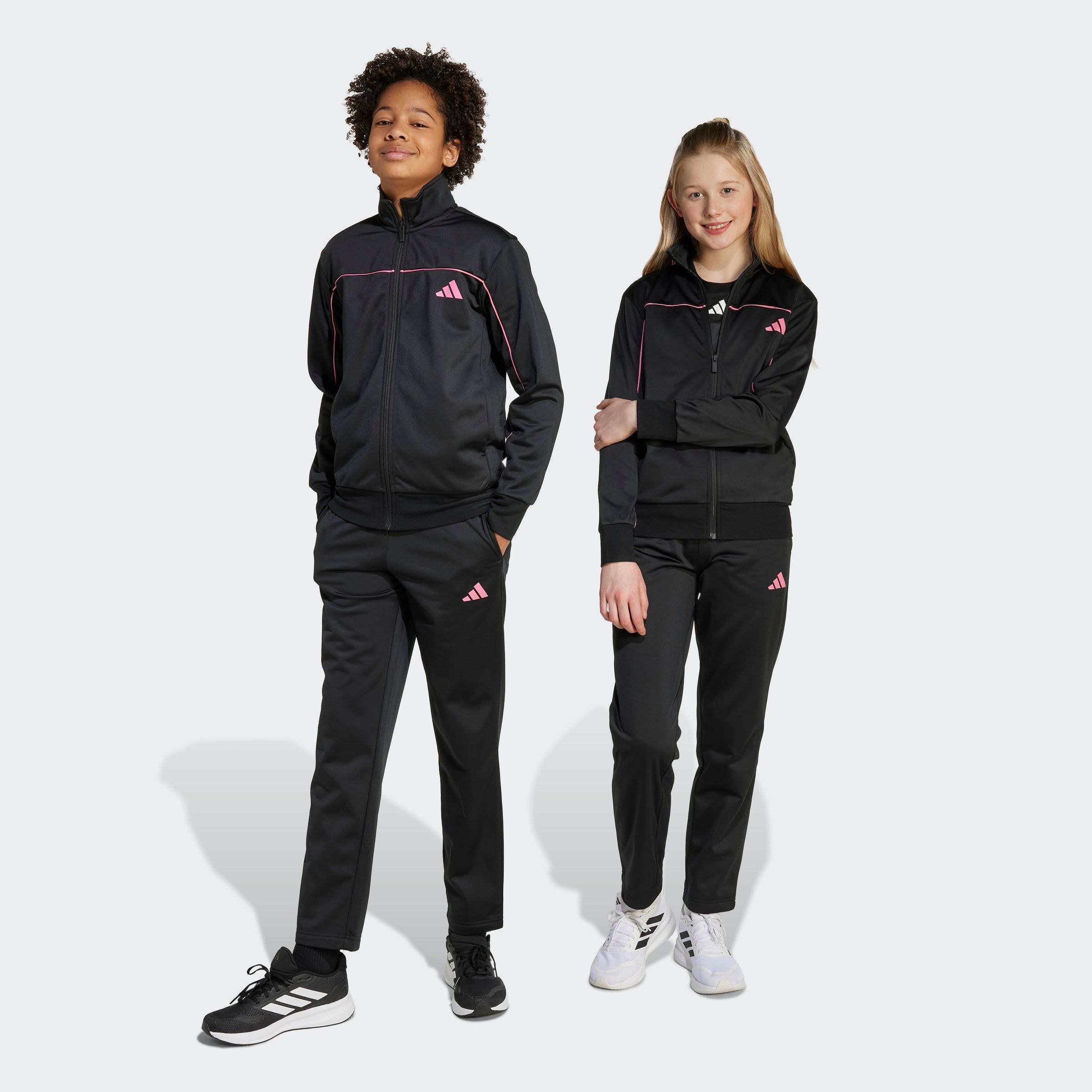 Jungen Trainingsanzug "J CP TR TS", schwarz, Gr. 176, ADIDAS SPORTSWEAR, Obermaterial: 100% Polyester, Sportanzüge, für Kinder und Teens,