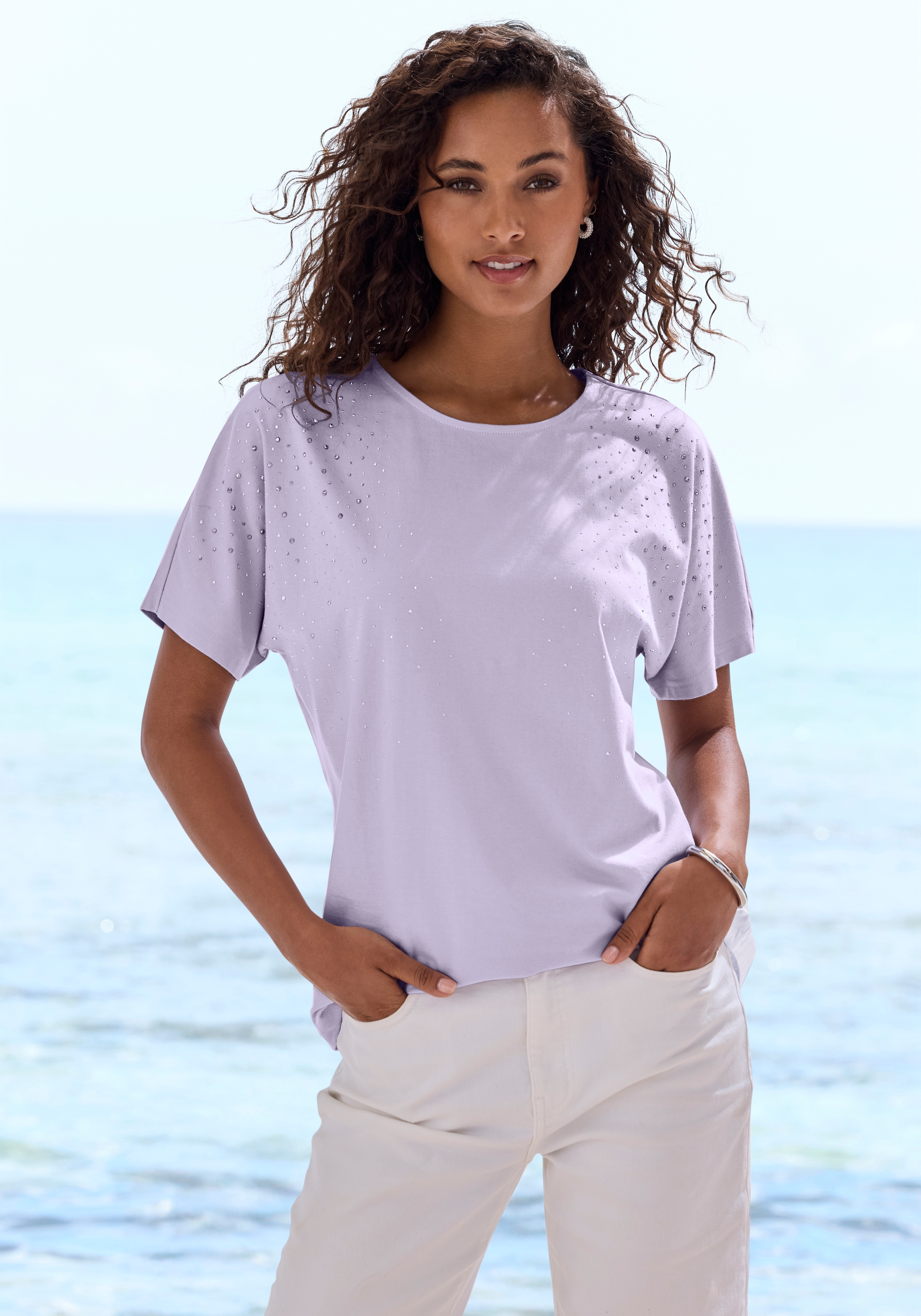 LASCANA Kurzarmshirt "mit Glitzersteinen" aus weichem Baumwoll-Viskose-Jersey, sommerlich leicht