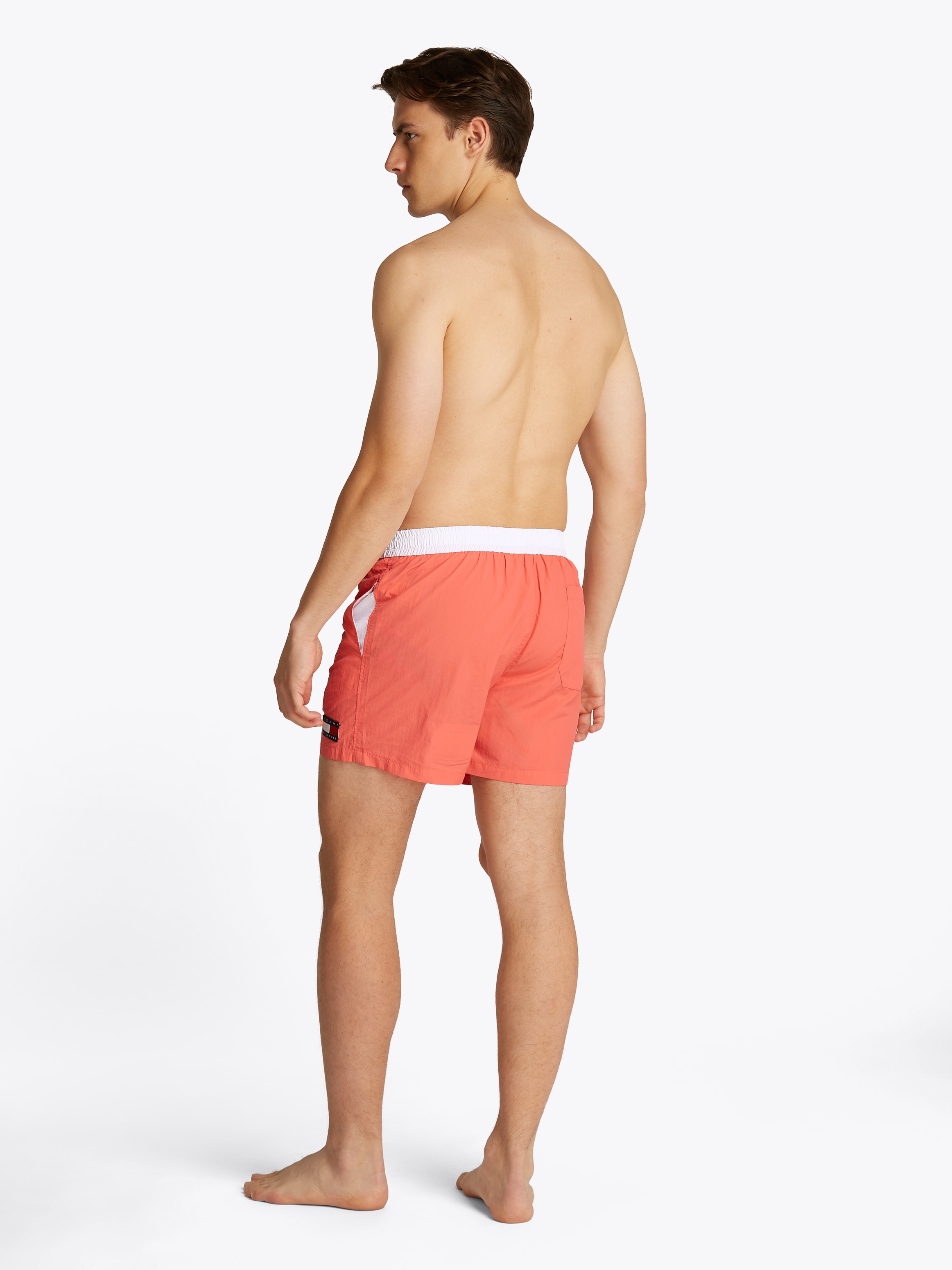 Tommy Hilfiger Swimwear Badeshorts »MEDIUM DRAWSTRING«, mit Logo-Patch, mit kontrastfarbenem Bund