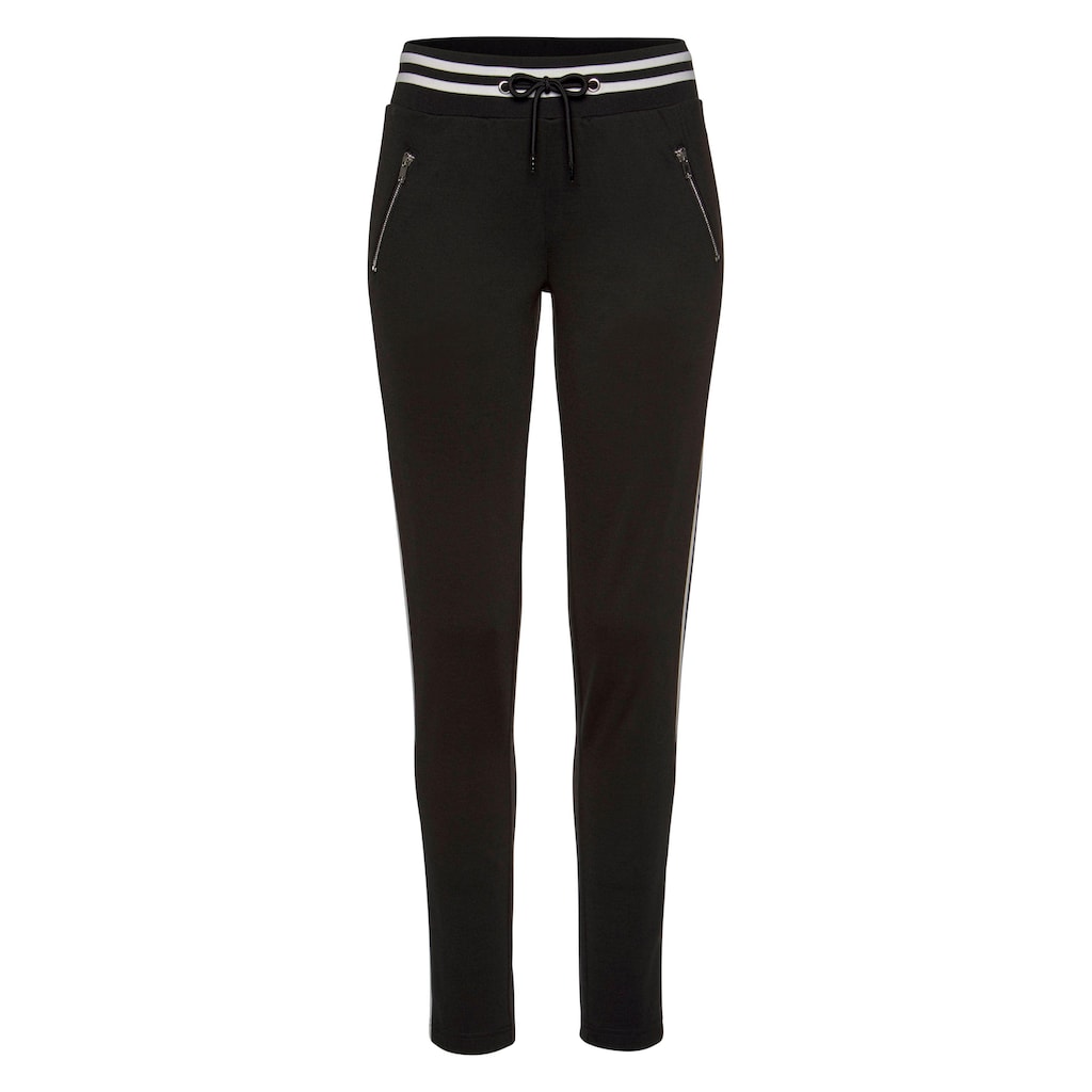 AJC Jogger Pants, im trendigem Retro-Design