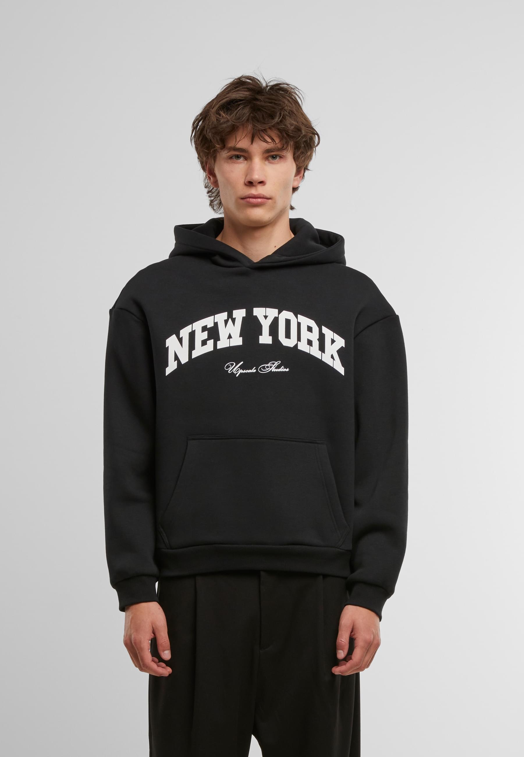 Upscale by Mister Tee Kapuzensweatshirt »Upscale by Mister Tee New York Collage Fluffy Hoody«, 1 Stk.
