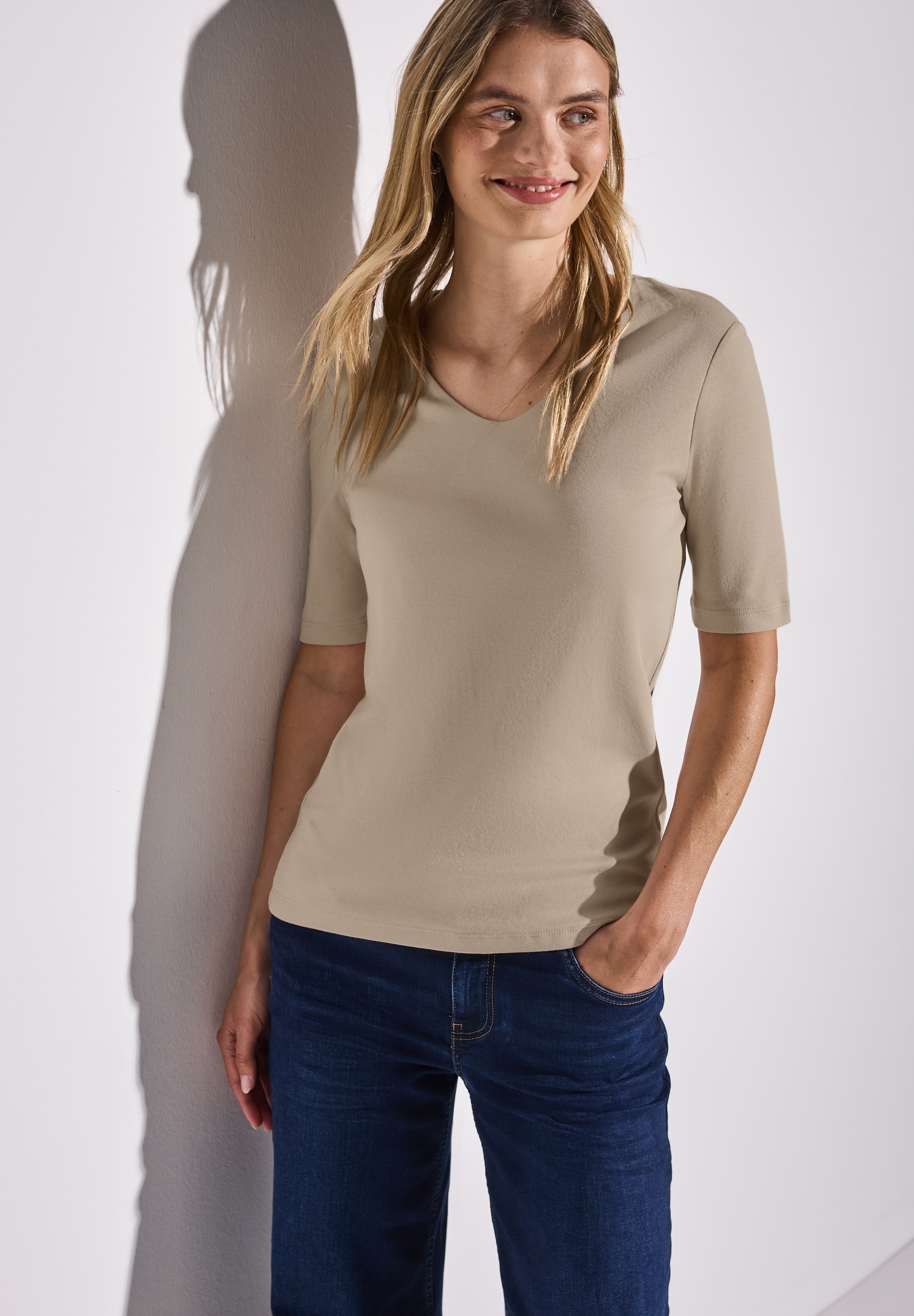 STREET ONE Kurzarmshirt "Style Palmira", mit tiefem Rundhalsausschnitt günstig online kaufen