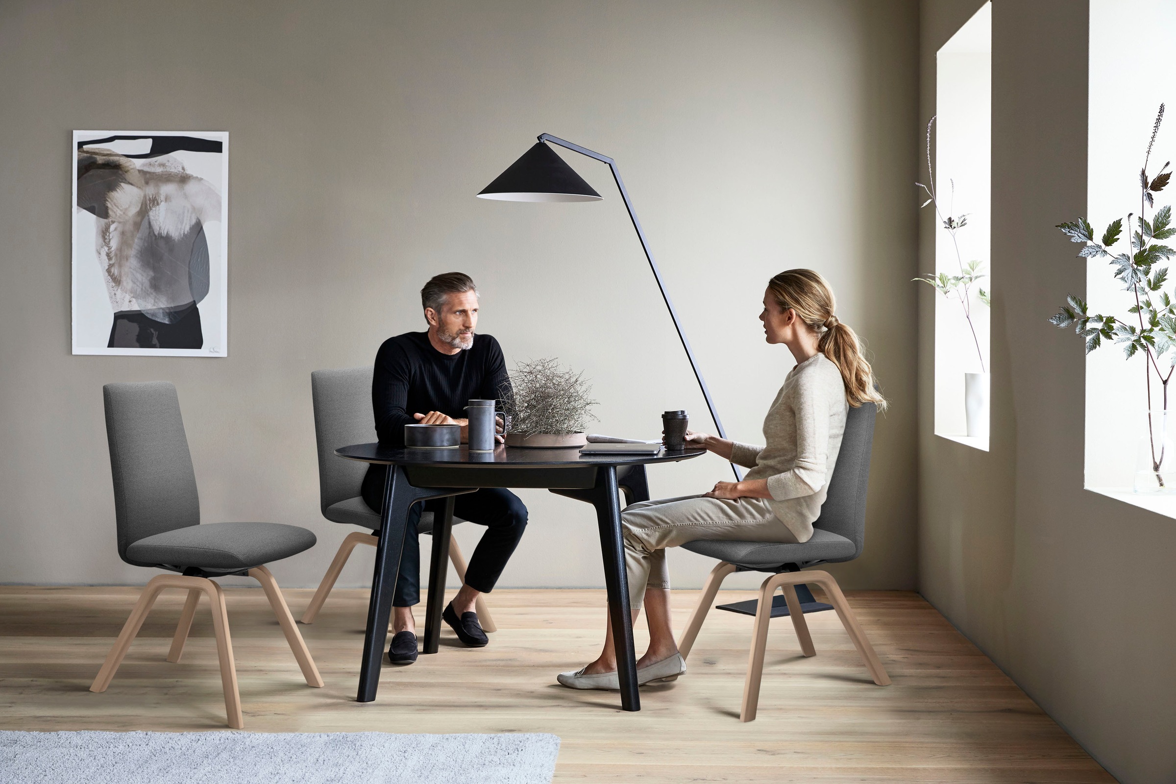 Stressless® Polsterstuhl »Laurel«, ROHLEDER Stoff Q2 FARON, Low Back, Größe M, mit schräggestellten Beinen in Walnuss