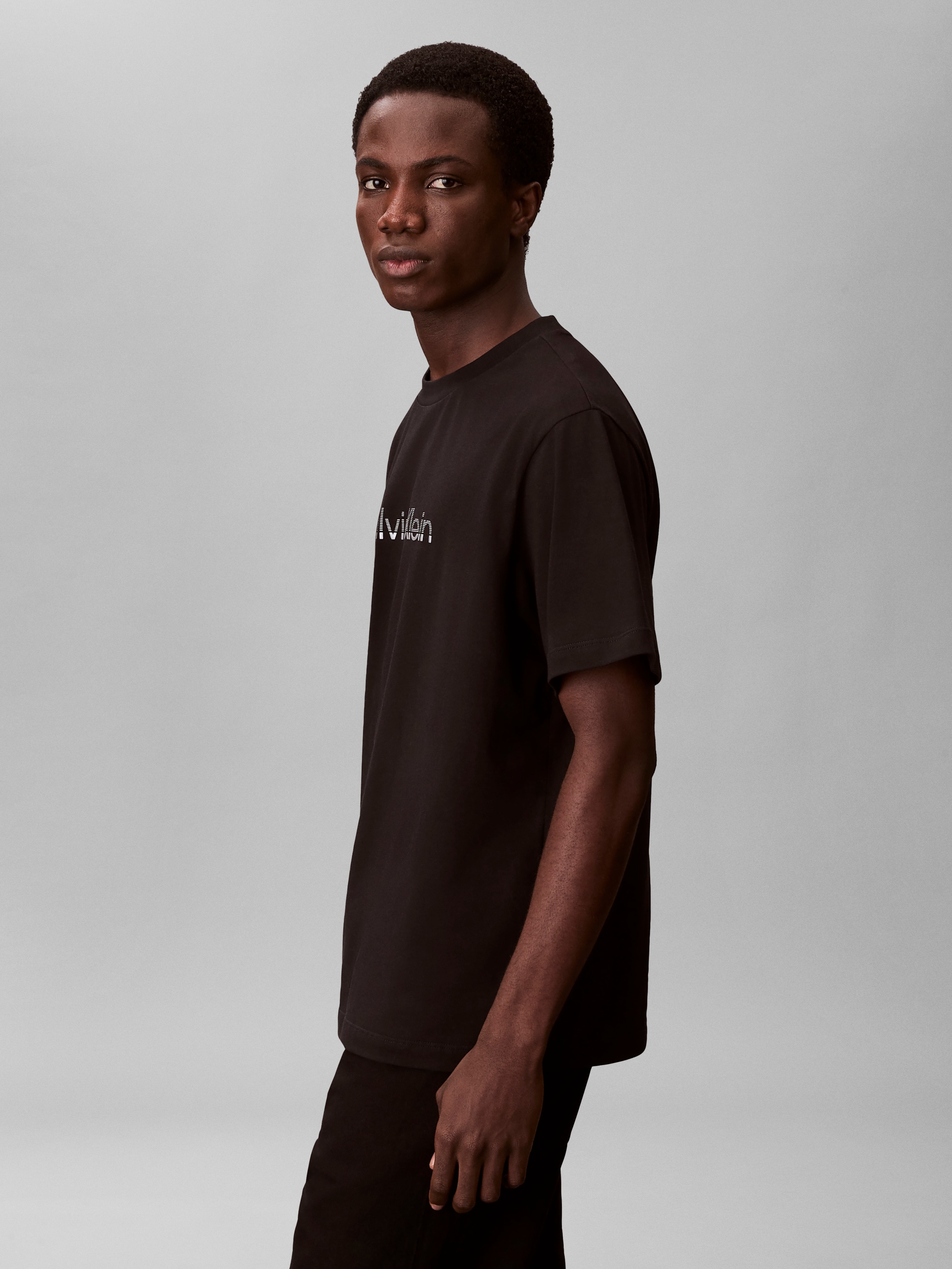 Calvin Klein T-Shirt »20S EU WHOLESALE SPORTSWEAR GRAP« Regular fit mit Rundhalsausschnitt
