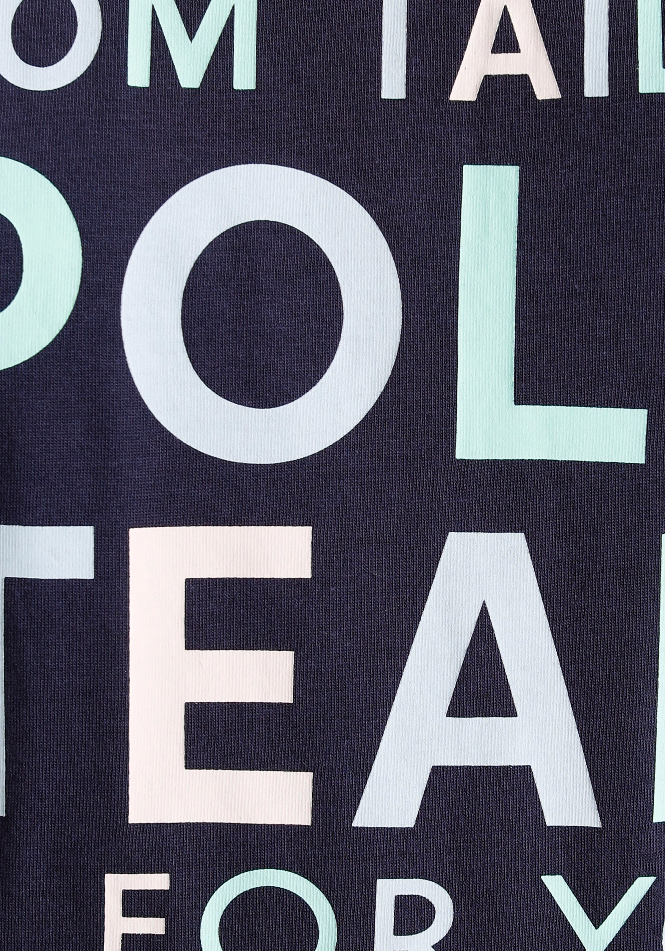 BAUR großem Logo-Print Polo | bestellen Team TOM TAILOR Print-Shirt, farbenfrohen