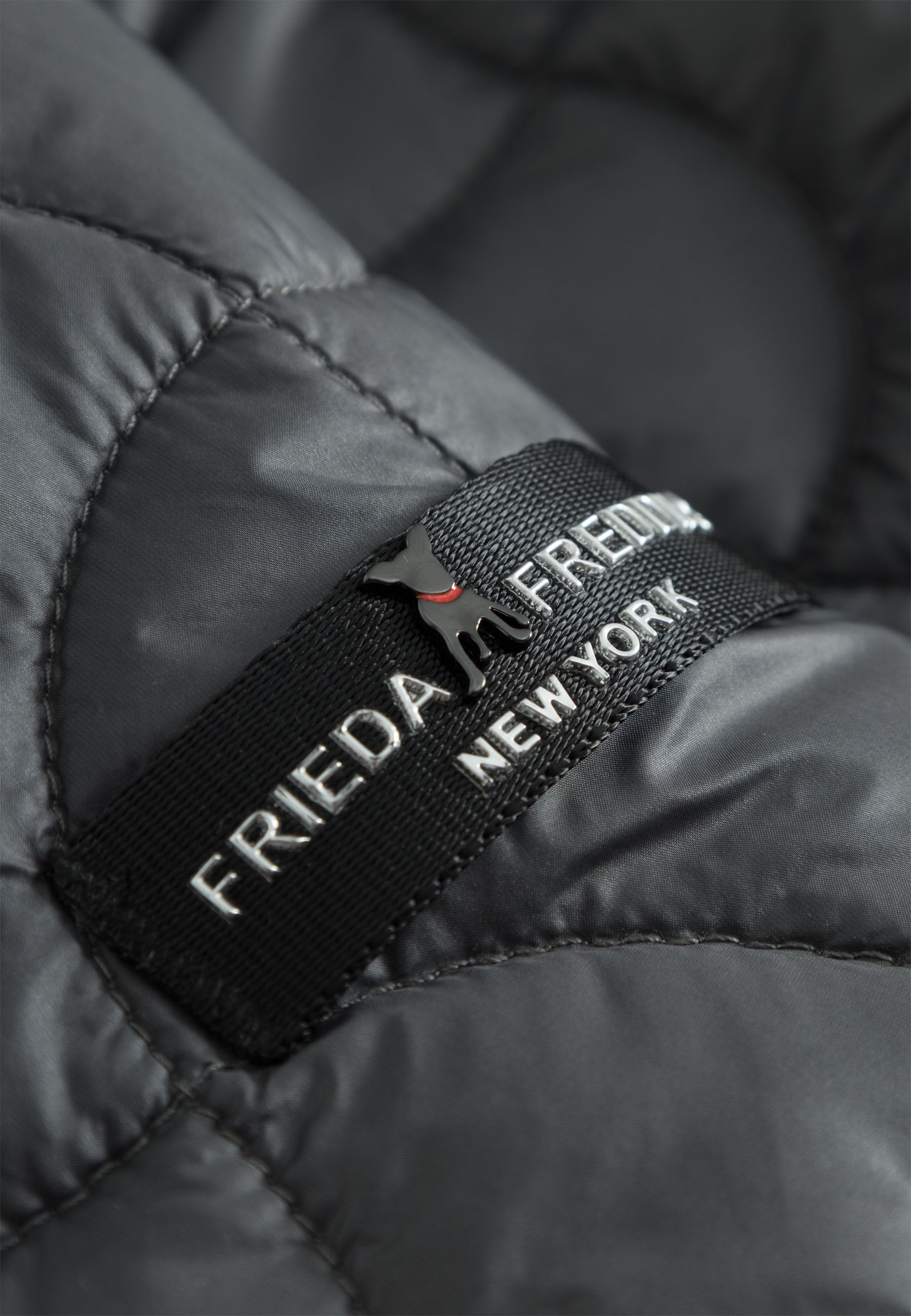 Frieda & Freddies Steppjacke »Fake Down Jacket / Kristy Long«, mit Taschen