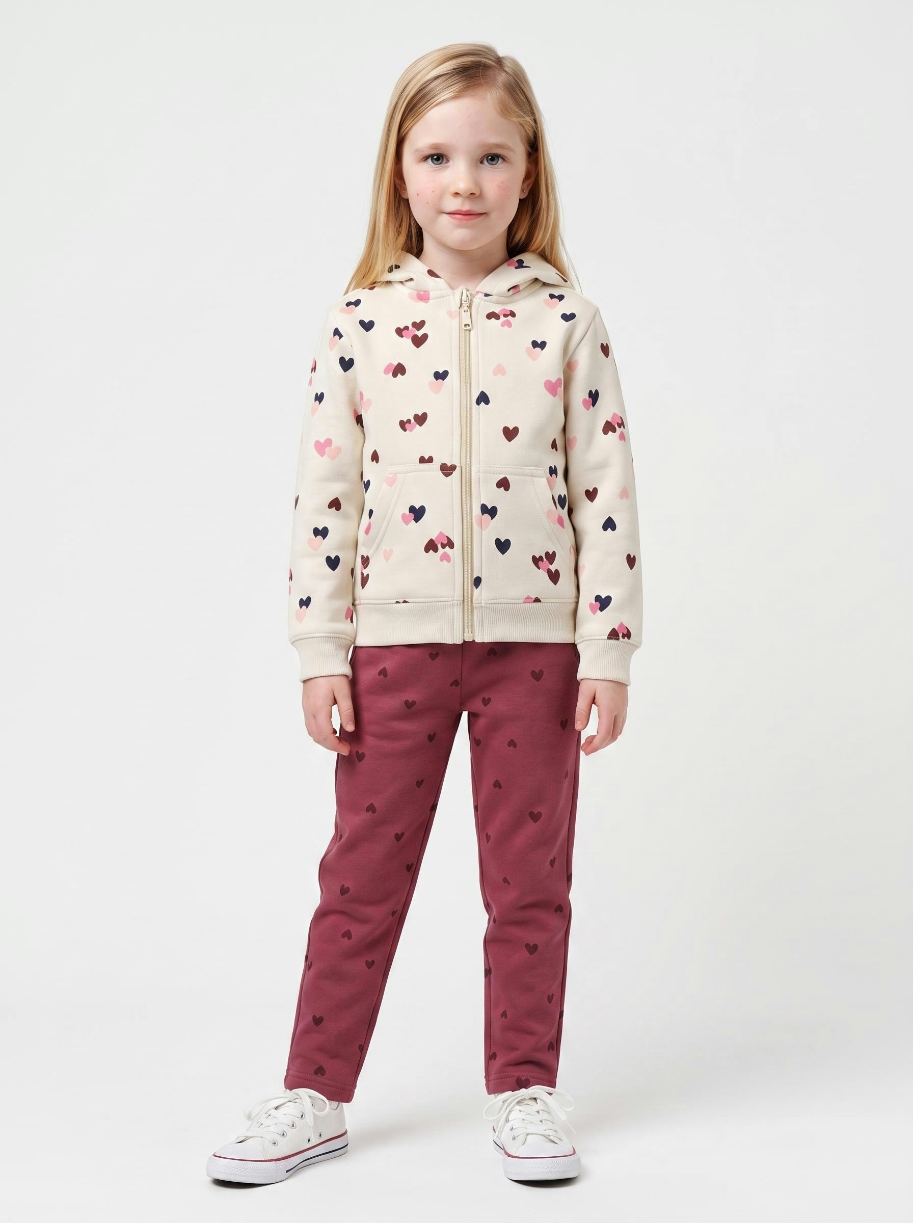 Blue Seven Kapuzensweatjacke mit Kängurutasche und tollem Schmetterlings-Alloverdruck