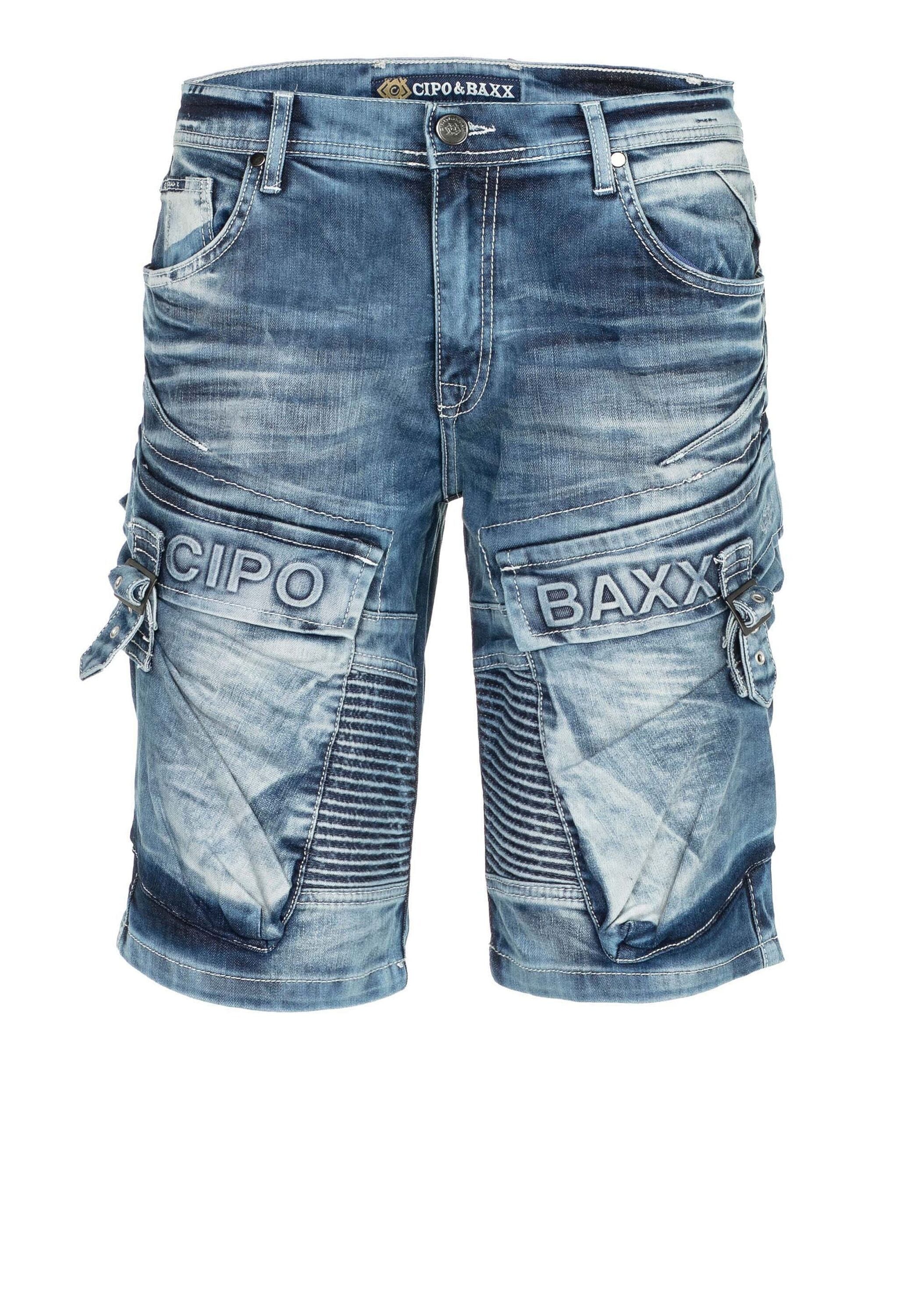 Cipo & Baxx Shorts »Shorts«, mit lässigem Rippenmuster, CK-189