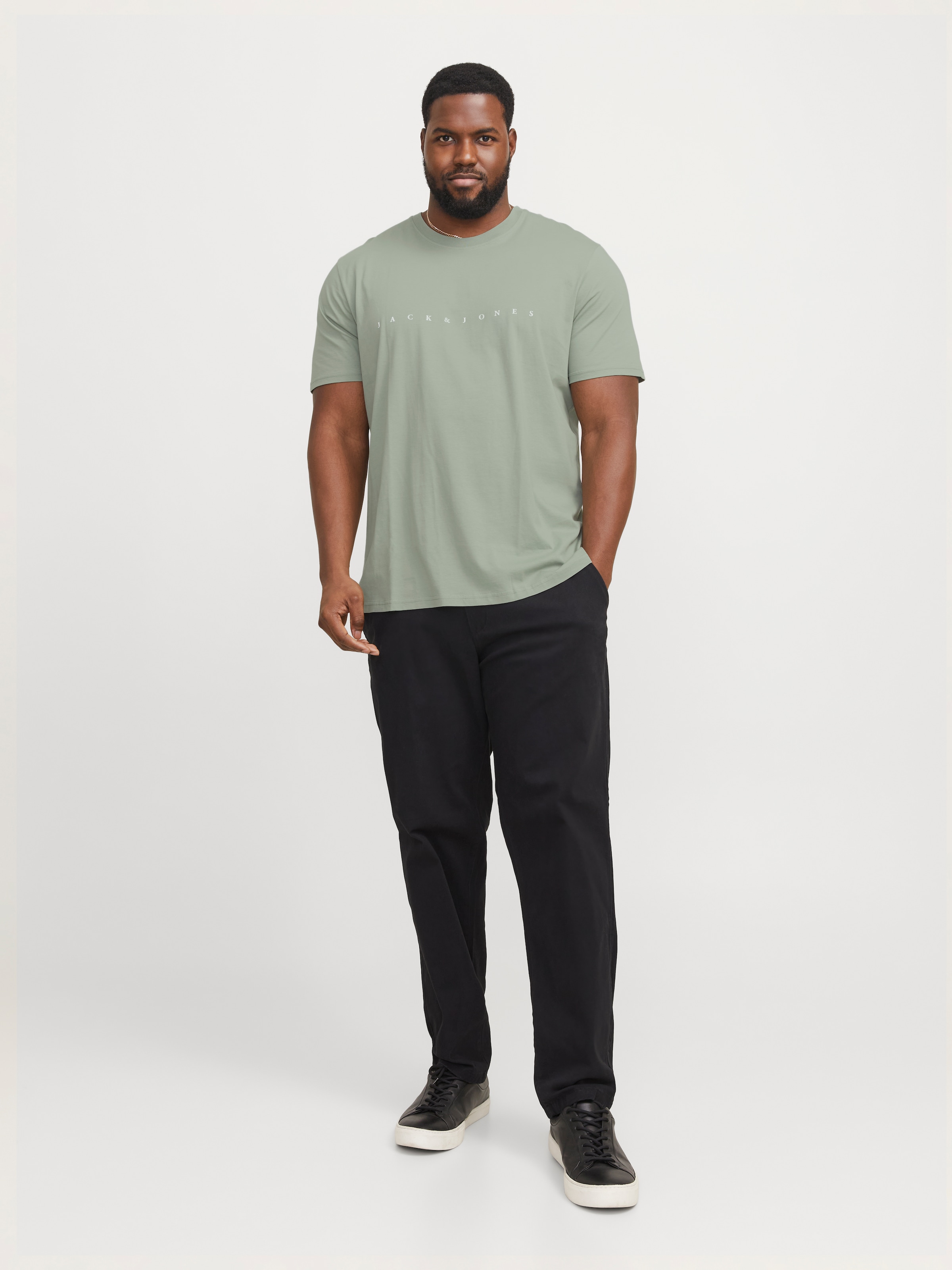 Jack & Jones PlusSize Rundhalsshirt »JJESTAR JJ TEE SS NOOS PLS«, mit Logo Schriftzug