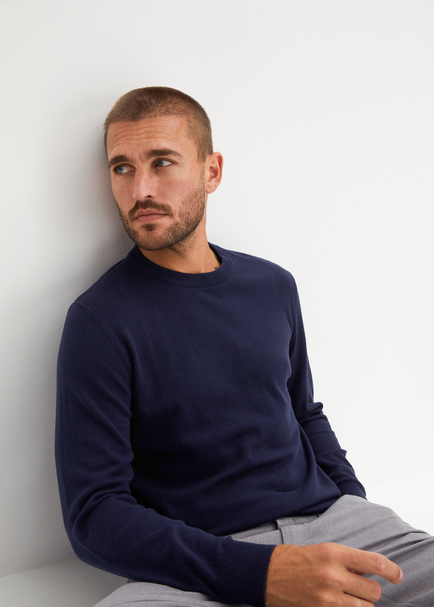 bonprix Strickpullover aus Baumwolle und Polyamid, mit Rundhalsausschnitt, Regular Fit