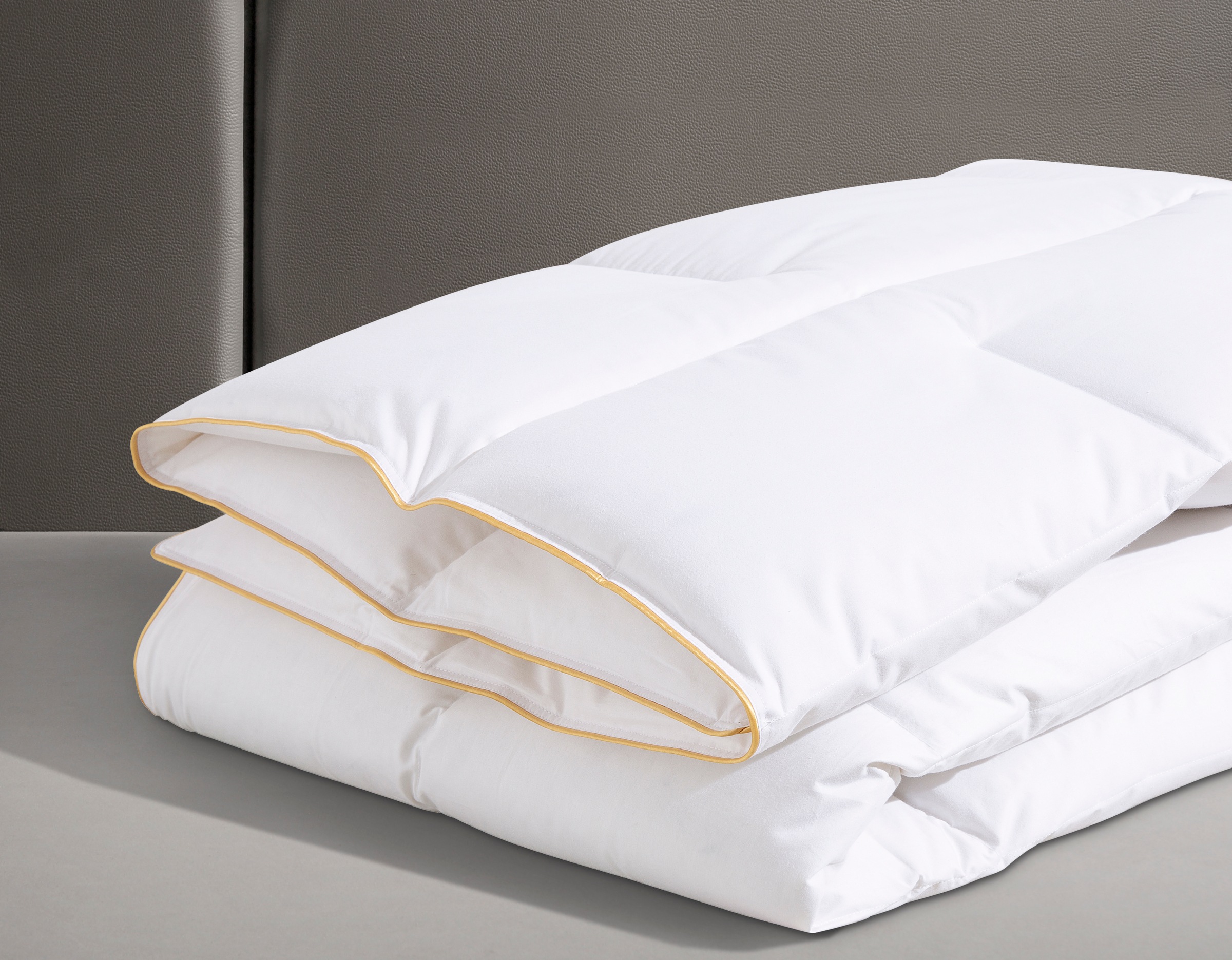 Thumbnail - Balette Daunenbettdecke "Edition 140 Jahre, Bettdecken für Sommer & Winter, Ganzjahresdecke" normal Füllung 100Daunen 1 ...