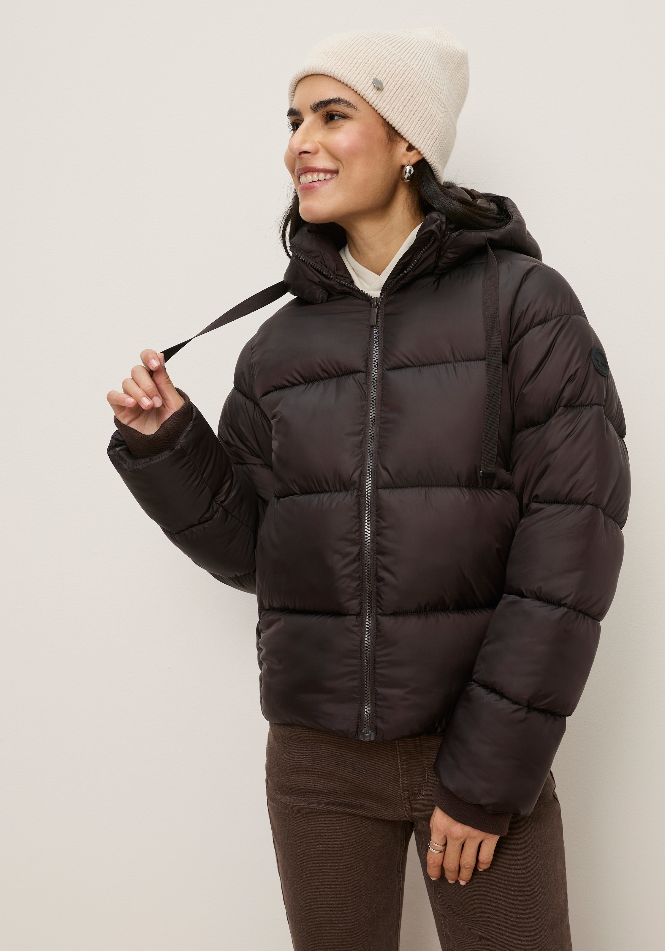 Tamaris Steppjacke mit Kapuze kurze Puffer Jacke mit abnehmbarer Kapuze