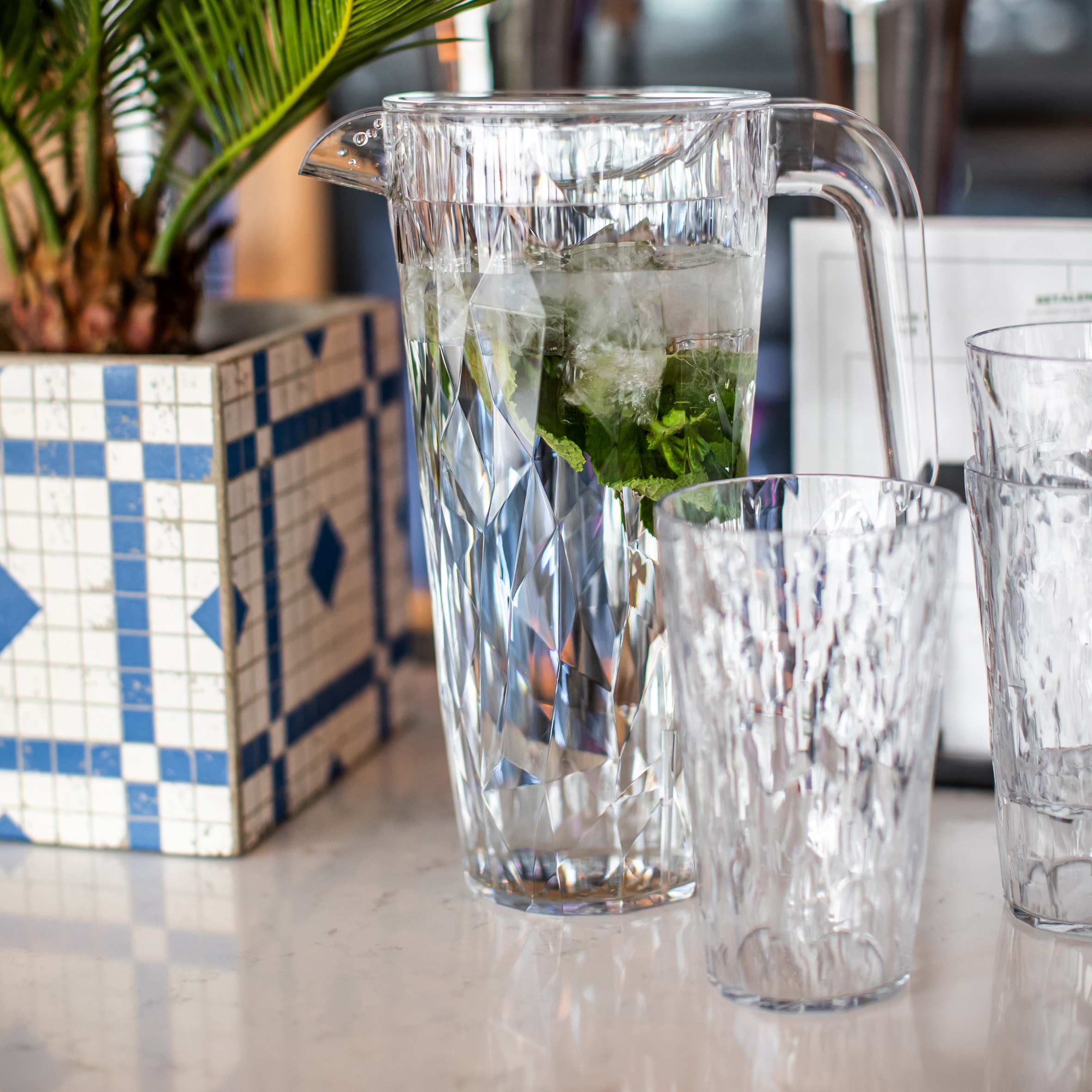 KOZIOL Kanne »CLUB PITCHER«, 1,5 l, spülmaschinenegeeignet, unzerbrechlich, 100% recycelbar