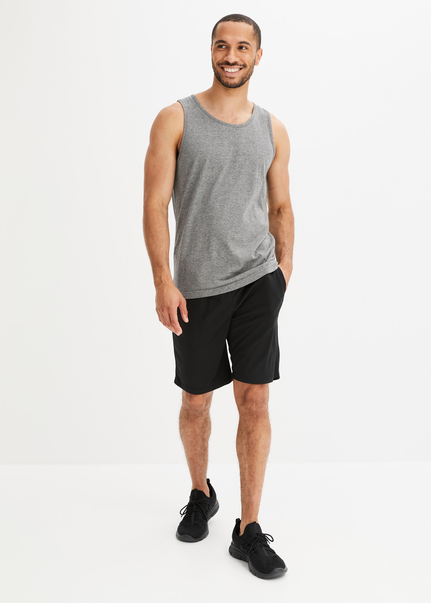 bonprix Shorts  aus Polyester, schnelltrocknend, Regular Fit