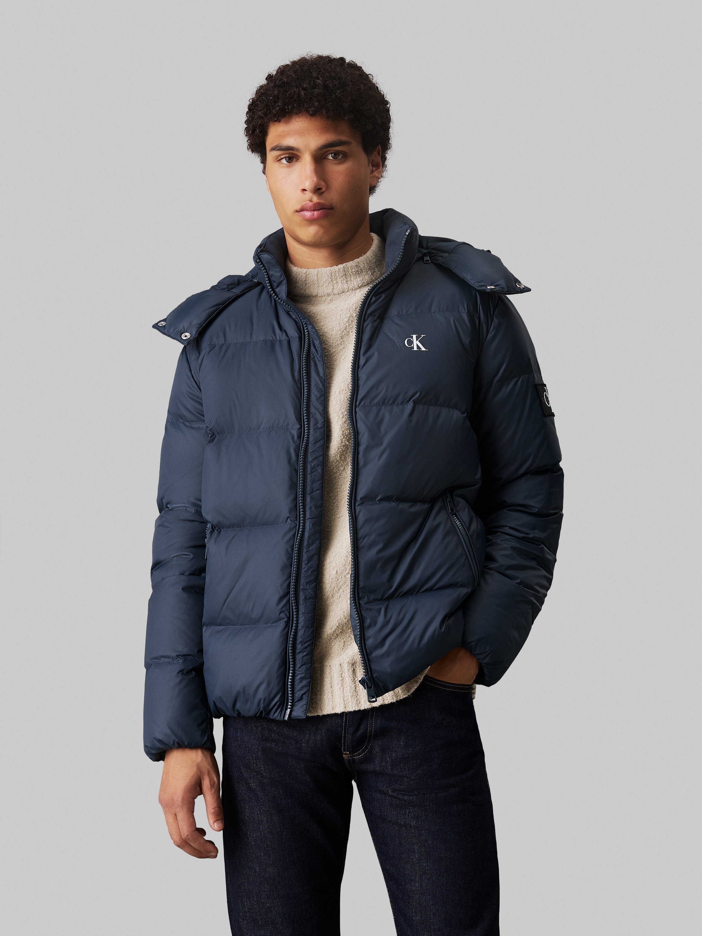 Outdoorjacke »ESSENTIALS DOWN JACKET«, mit Kapuze, mit Logoprägung