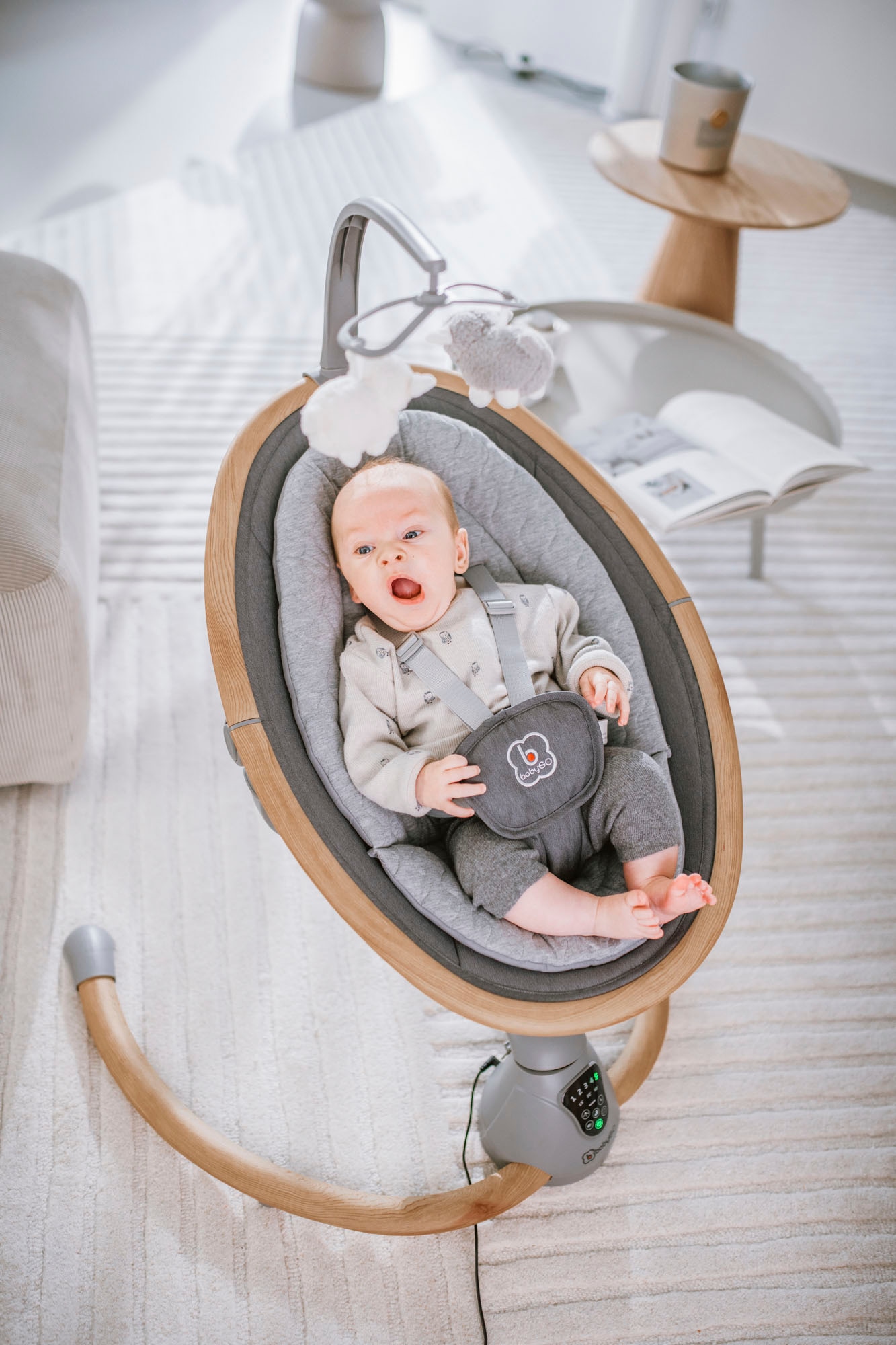 BabyGo Babywippe »Homey, wood optic«, bis 9 kg, mit Schaukelbewegungen und Sound