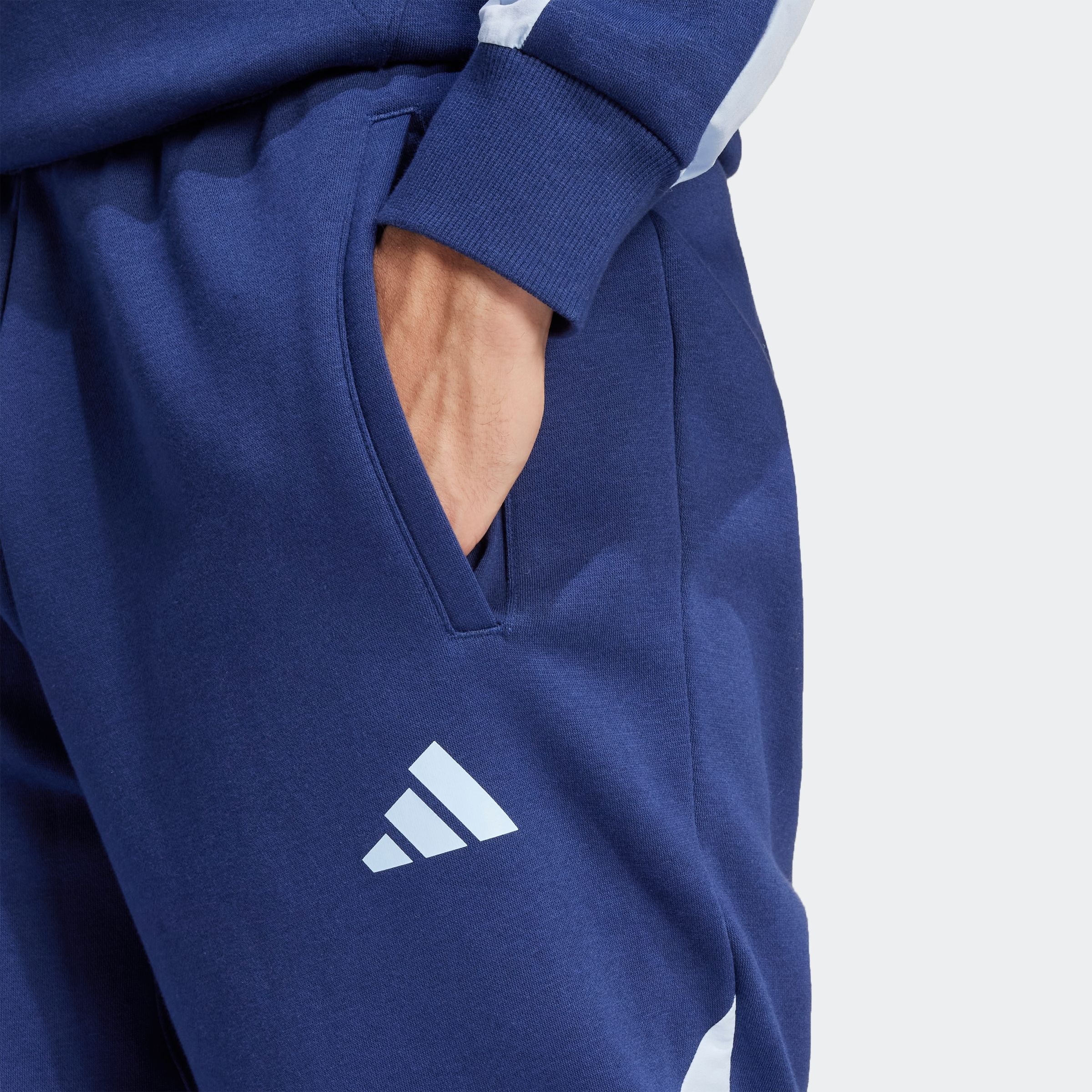 adidas Sportswear Sporthose »M ESS CB PT«, (1 tlg.), Essentials Sporthose mit Retro Style