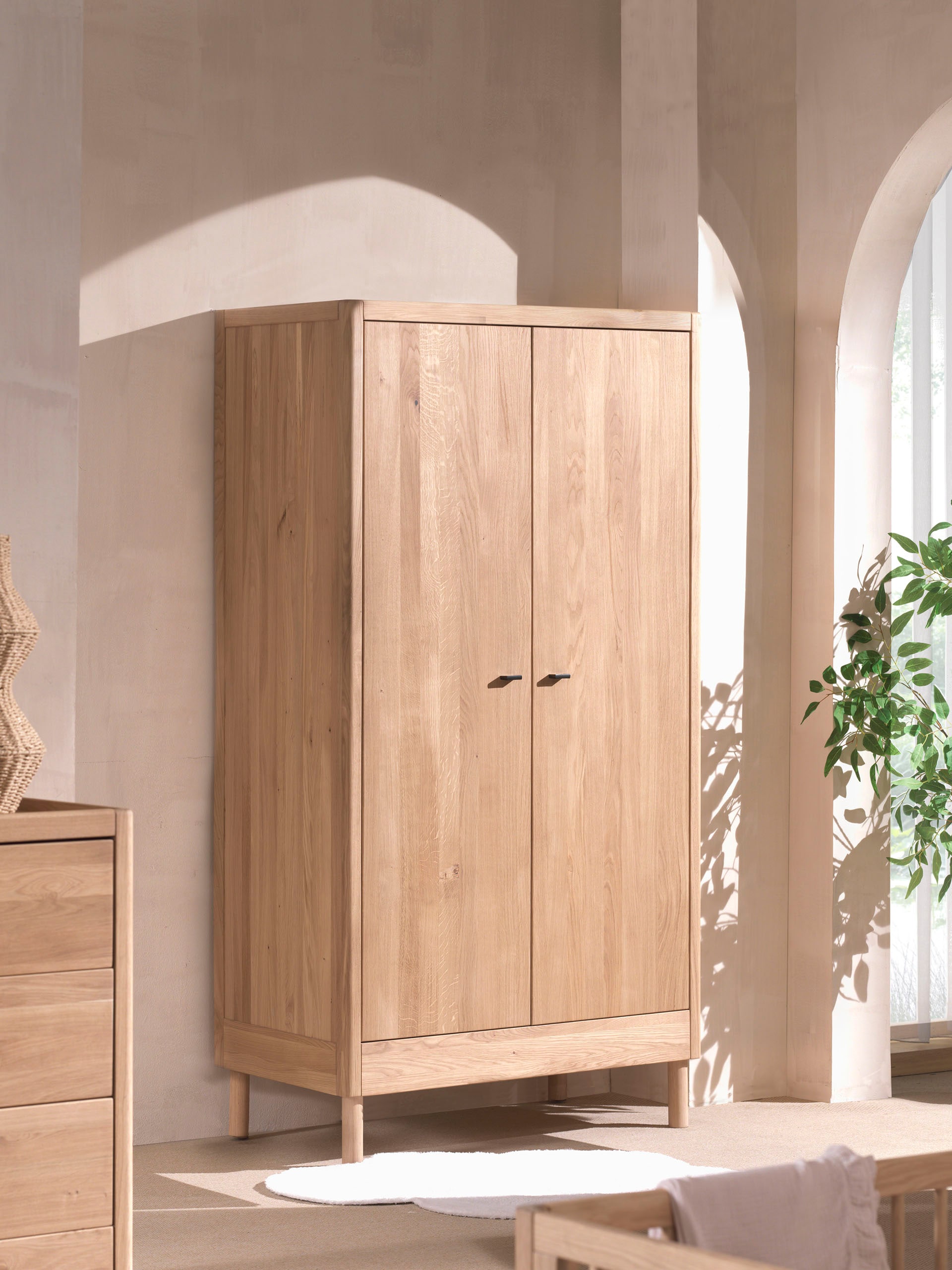 Vipack Kleiderschrank "Forrest mit 2 Drehtüren (Soft-Close), Made in Europe, zeitloses Design" B/H/T ca: 100x190x55 cm, Eiche massiv natur geölt, praktische Facheinteilung, viel Stauraum, hochwertige Verarbeitung