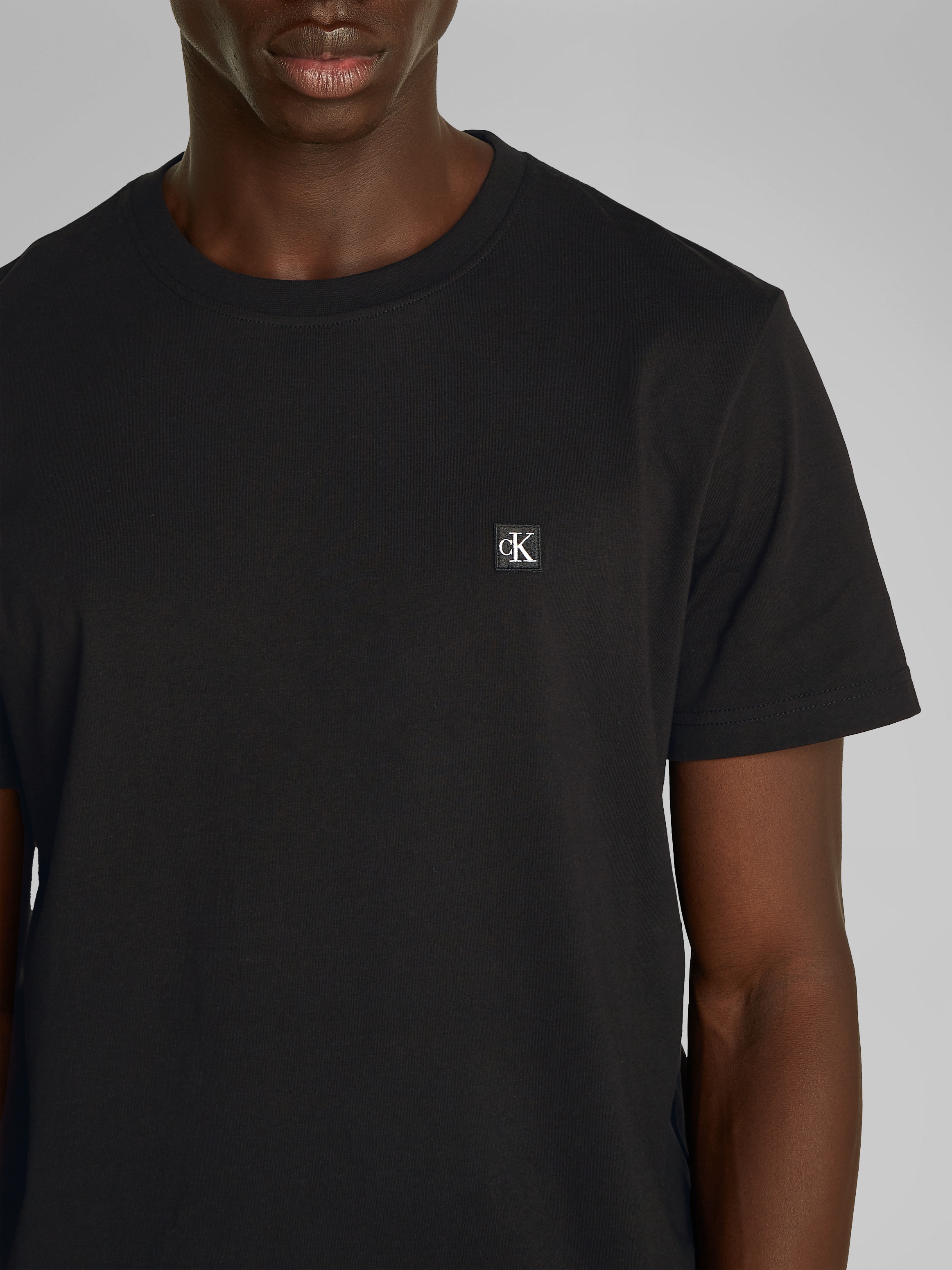 Calvin Klein Jeans T-Shirt »CK EMBRO BADGE TEE«, mit Logopatch