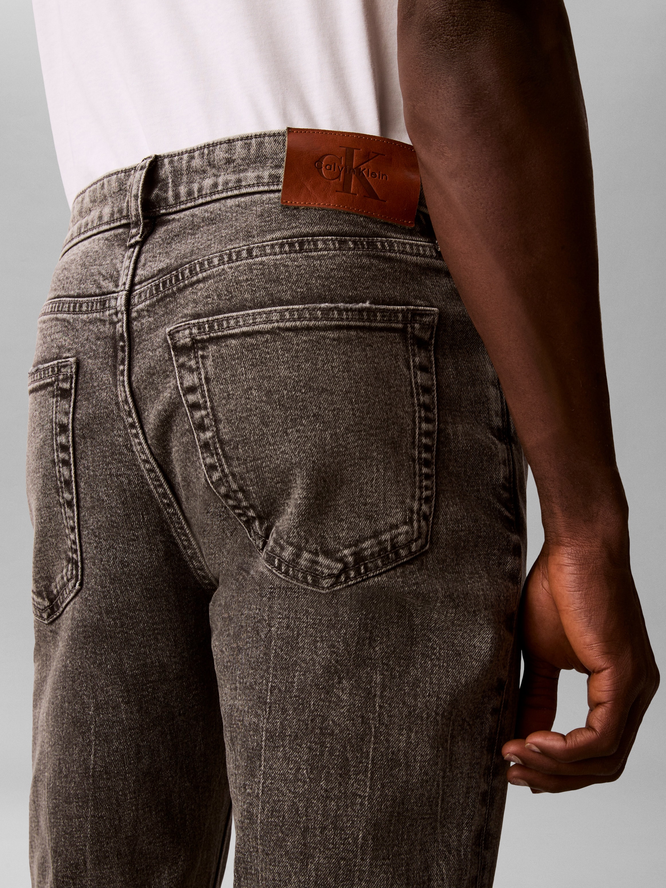 Calvin Klein Jeans »SLIM TAPER« mit Markenlabel
