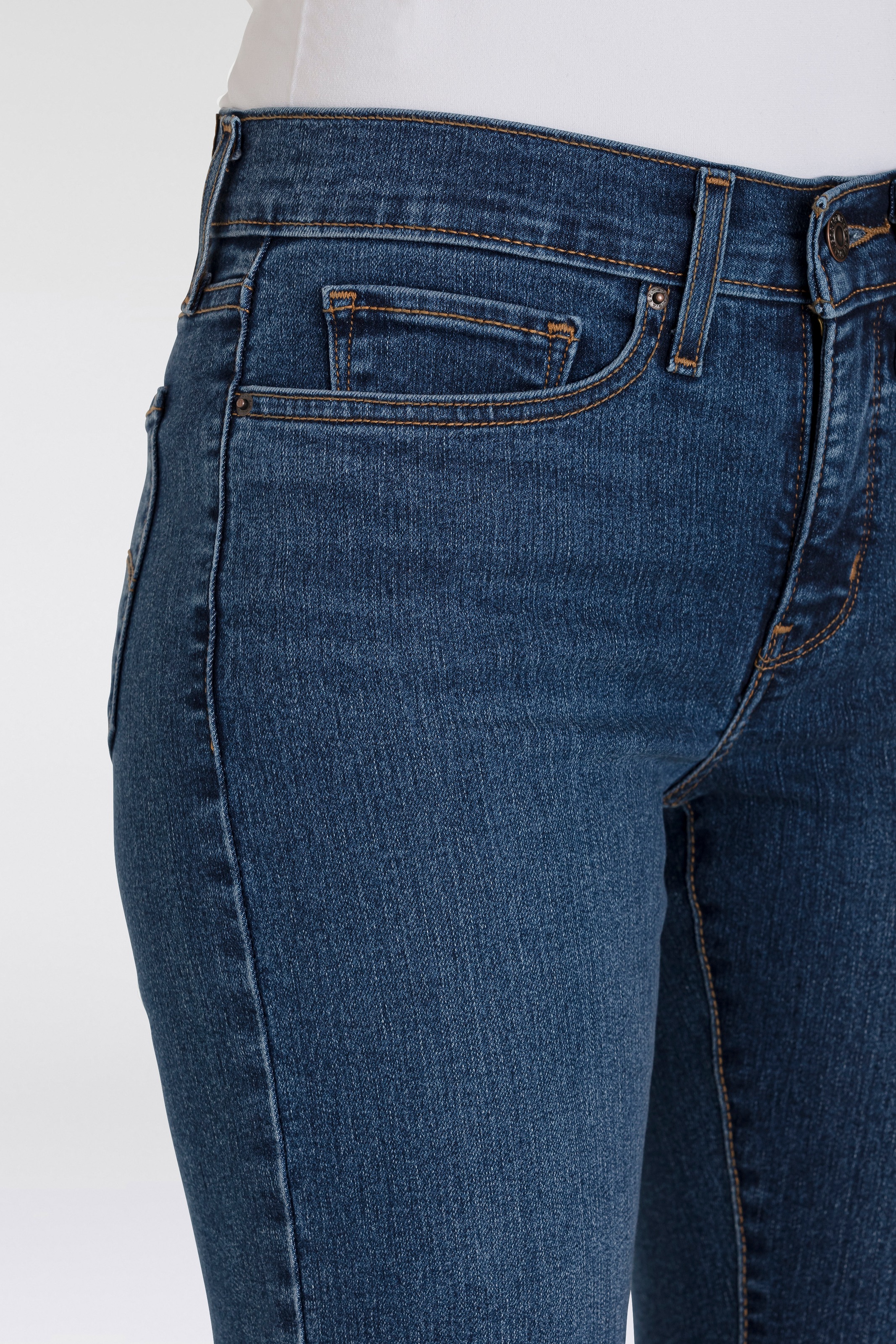 Thumbnail - Levis Shorts "SHAPING BERMUDA" Sommerhose im Five-Pocket Style