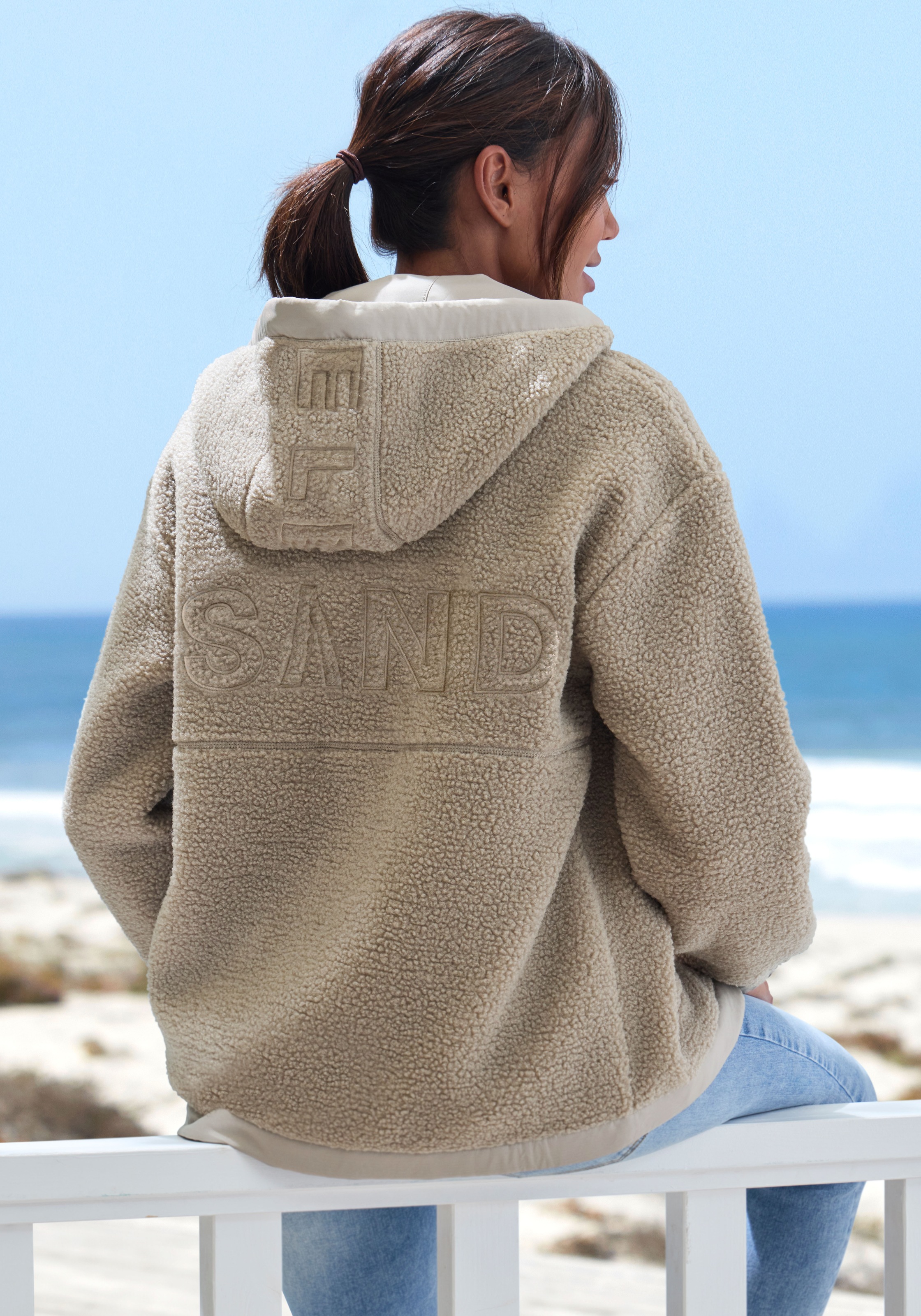 Thumbnail - Elbsand Fleecejacke mit Kapuze Übergangsjacke aus Teddy-Fleece mit verstellbarer Kapuze