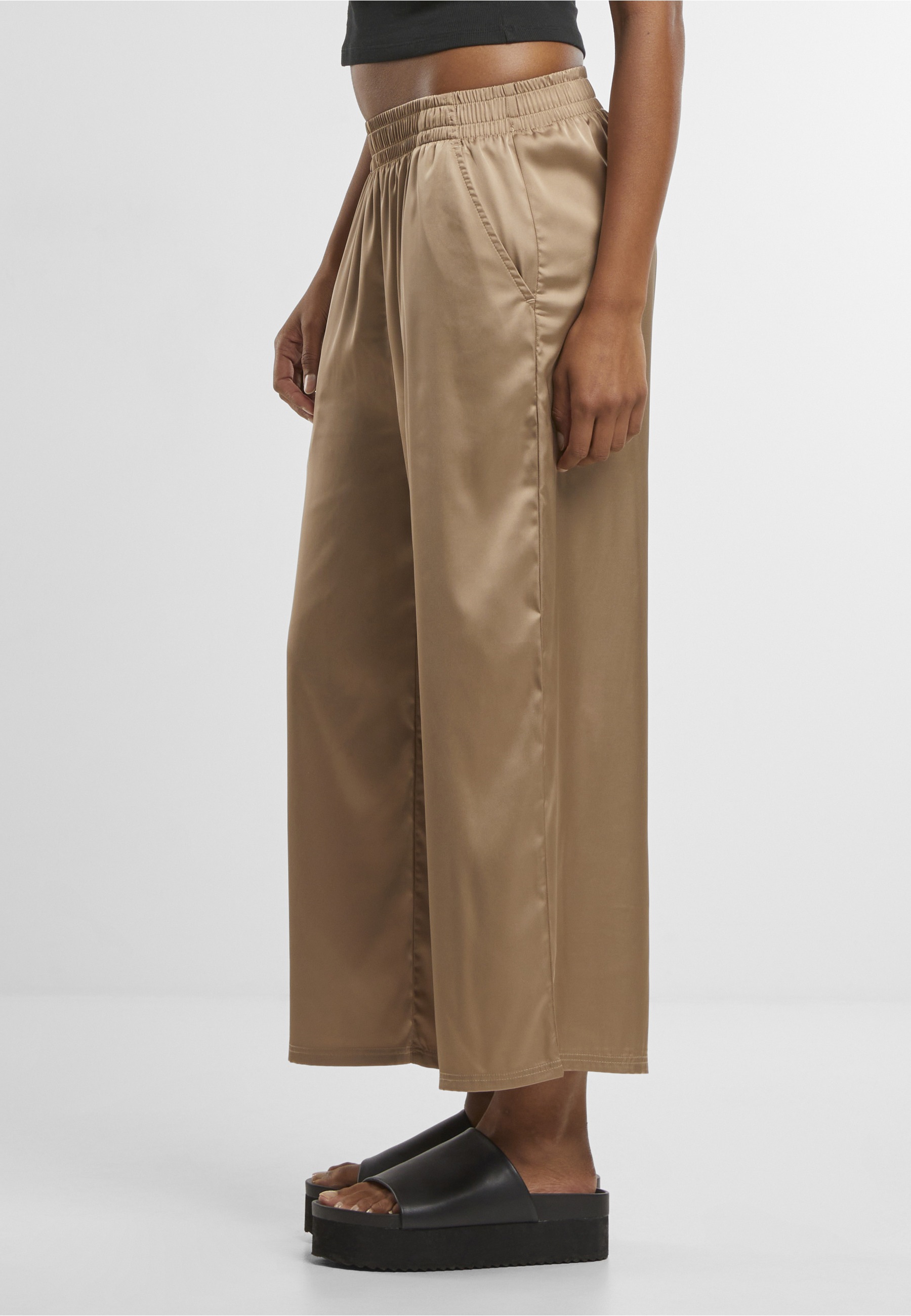 URBAN CLASSICS Stoffhose »Urban Classics Ladies Satin Wide Leg Culotte«